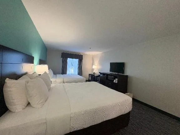 Bed in Quality Inn & Suites Houma