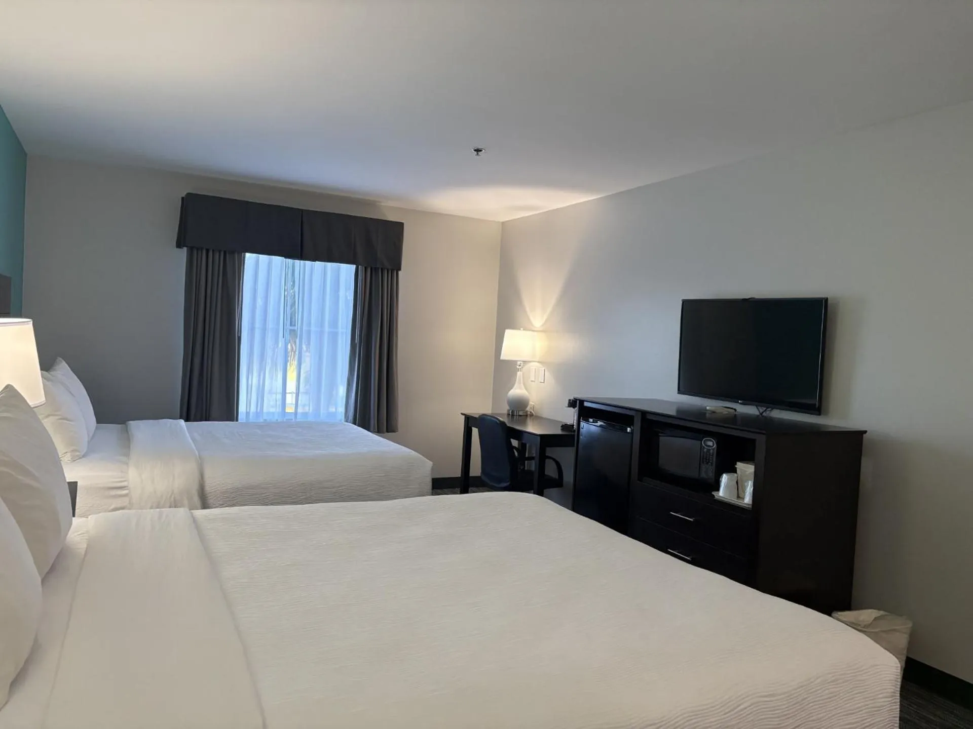 Bed in Quality Inn & Suites Houma