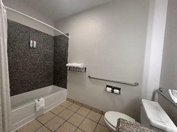 Quality Inn & Suites Houma