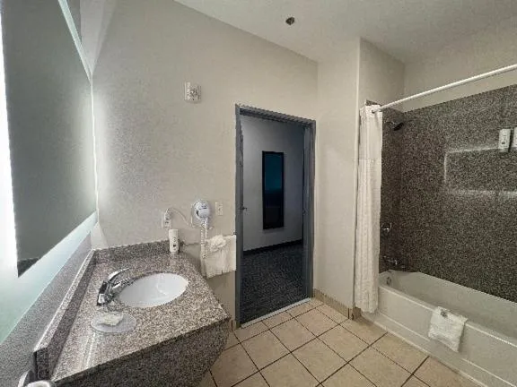 Quality Inn & Suites Houma