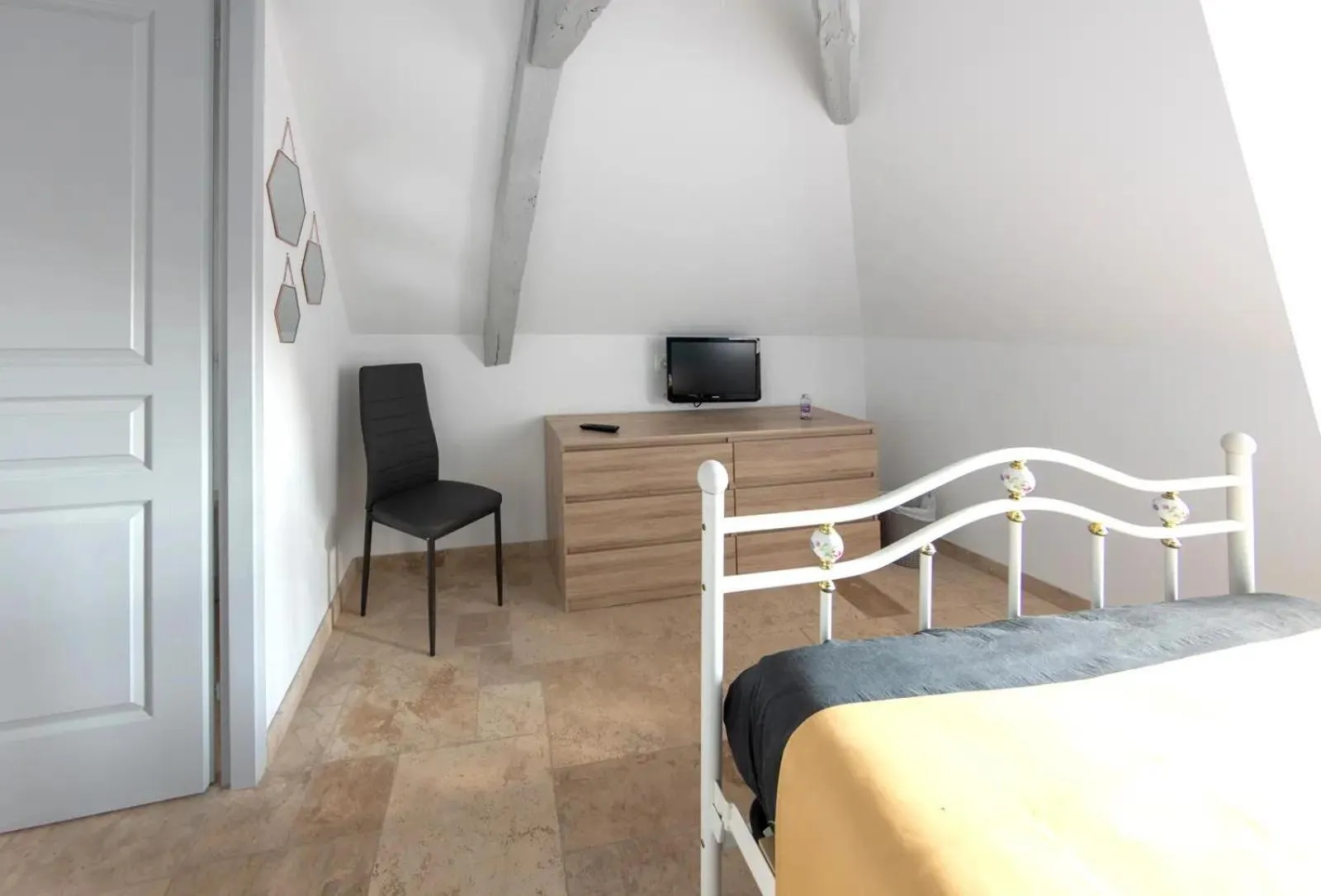 Bed in Le Relais de la Poste