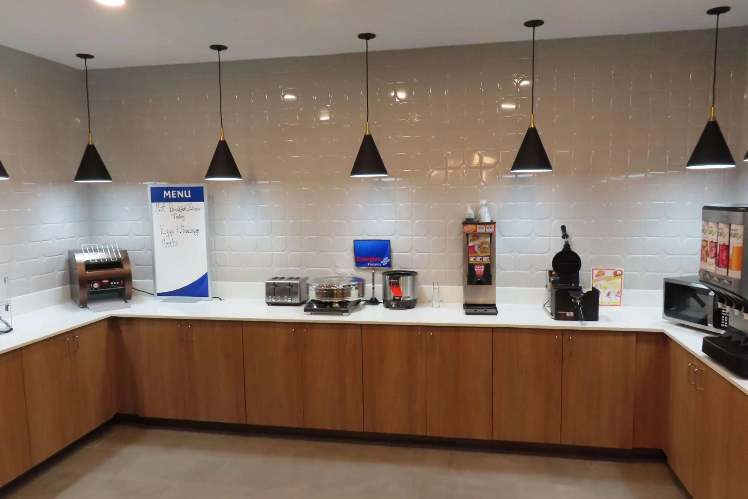 Breakfast in Best Western Heritage Inn & Suites