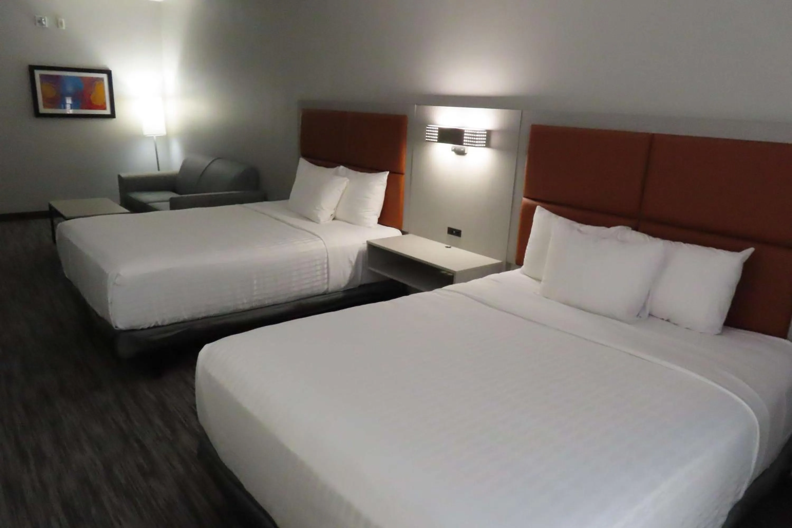 Photo of the whole room, Bed in Best Western Heritage Inn & Suites