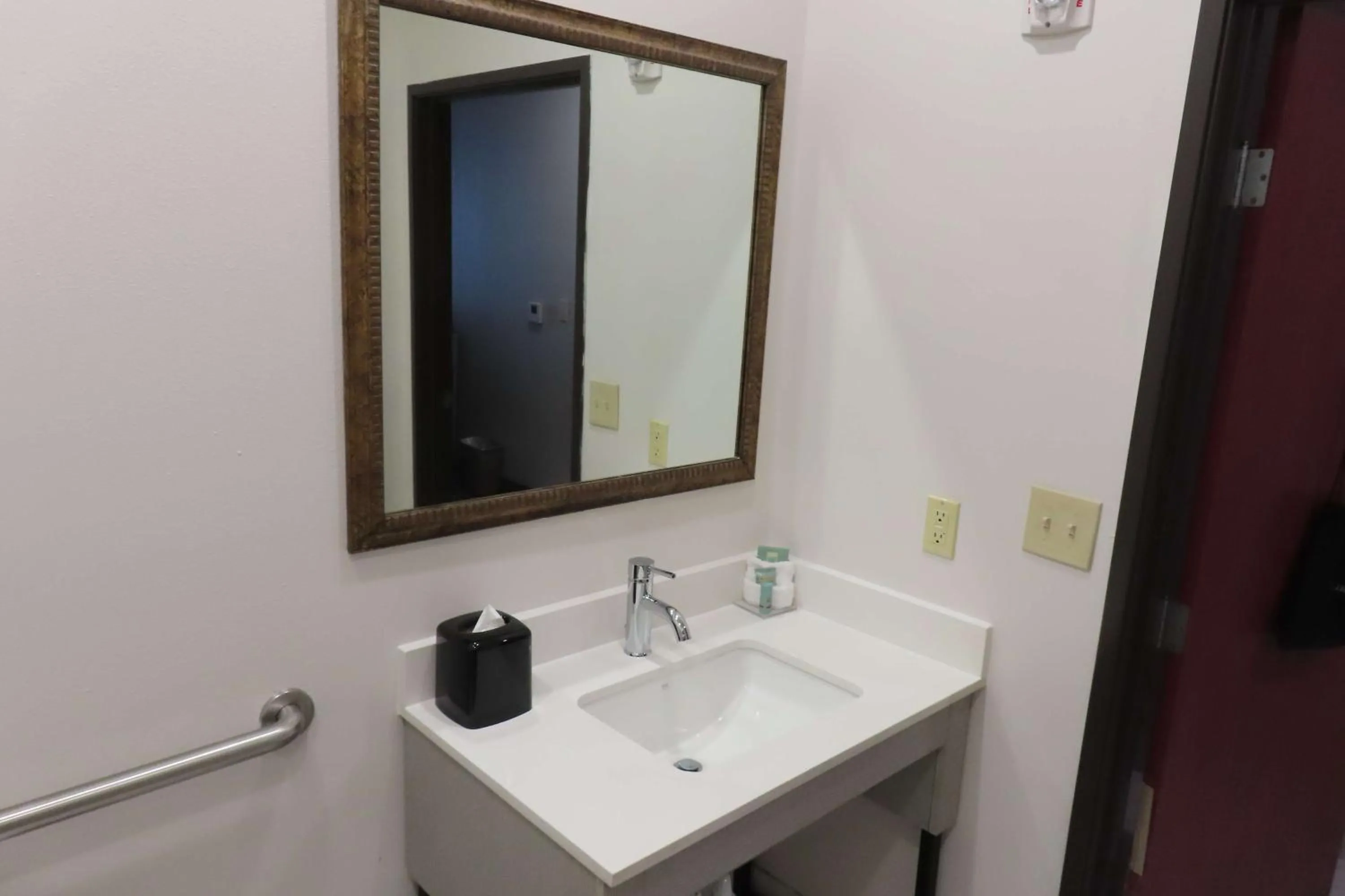 Bathroom in Best Western Heritage Inn & Suites