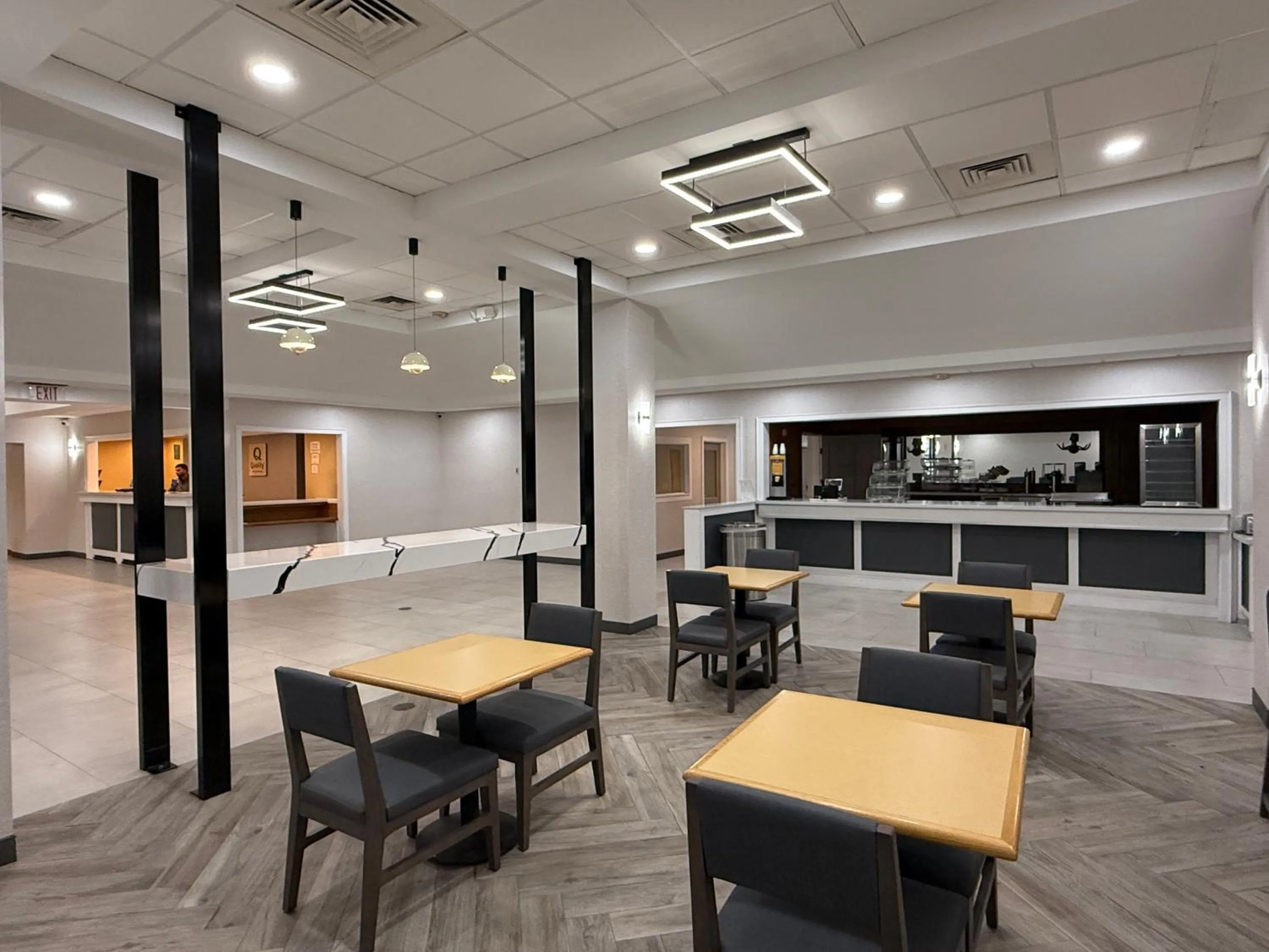 Breakfast in Quality Inn & Suites Baton Rouge West - Port Allen