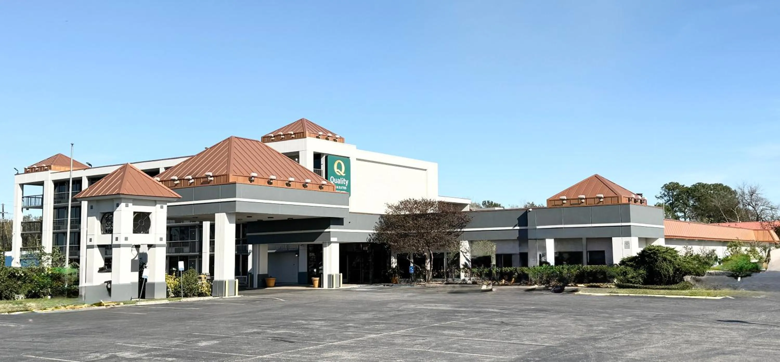 Property building in Quality Inn & Suites Baton Rouge West - Port Allen