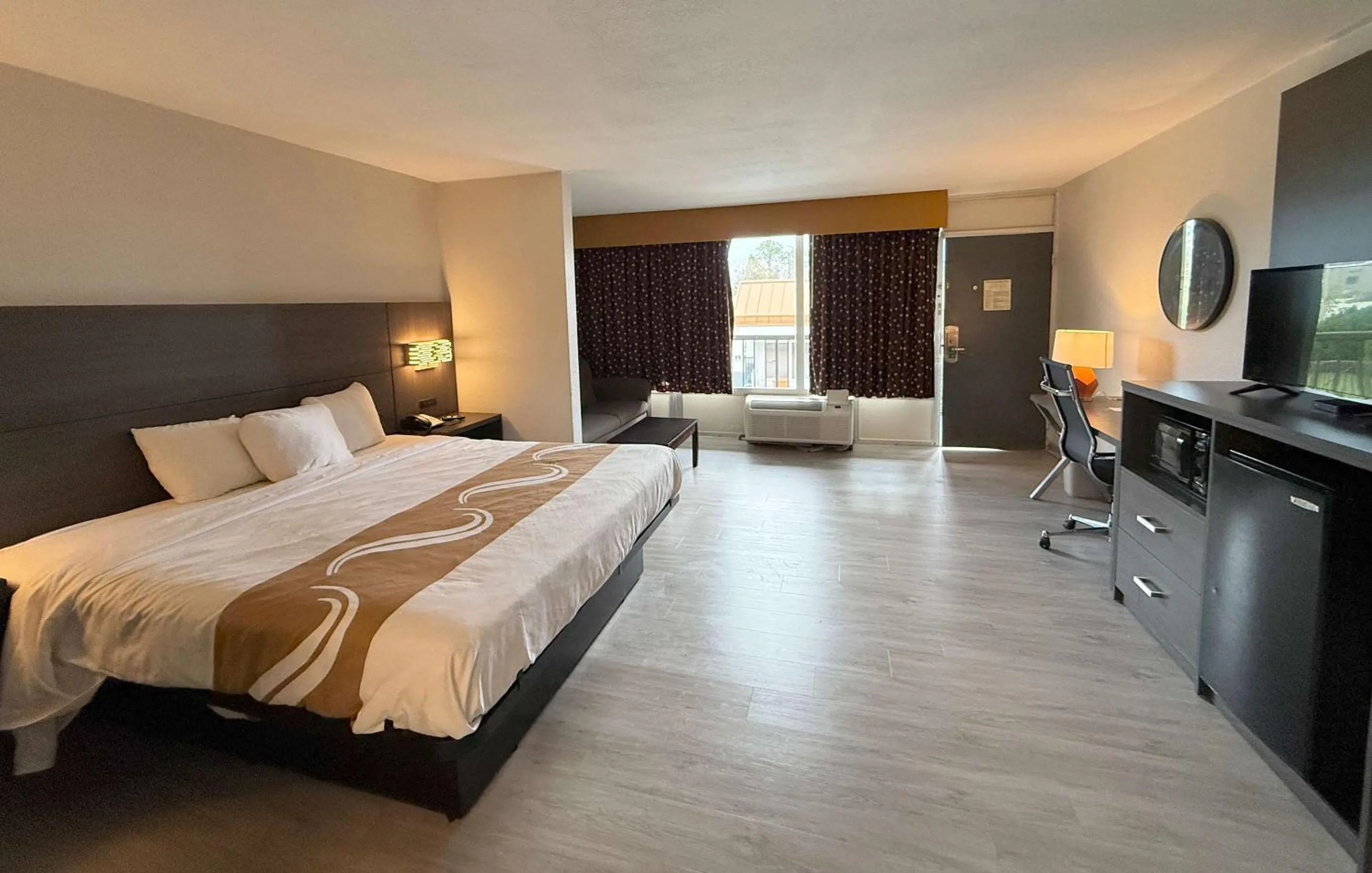 Bedroom, Bed in Quality Inn & Suites Baton Rouge West - Port Allen