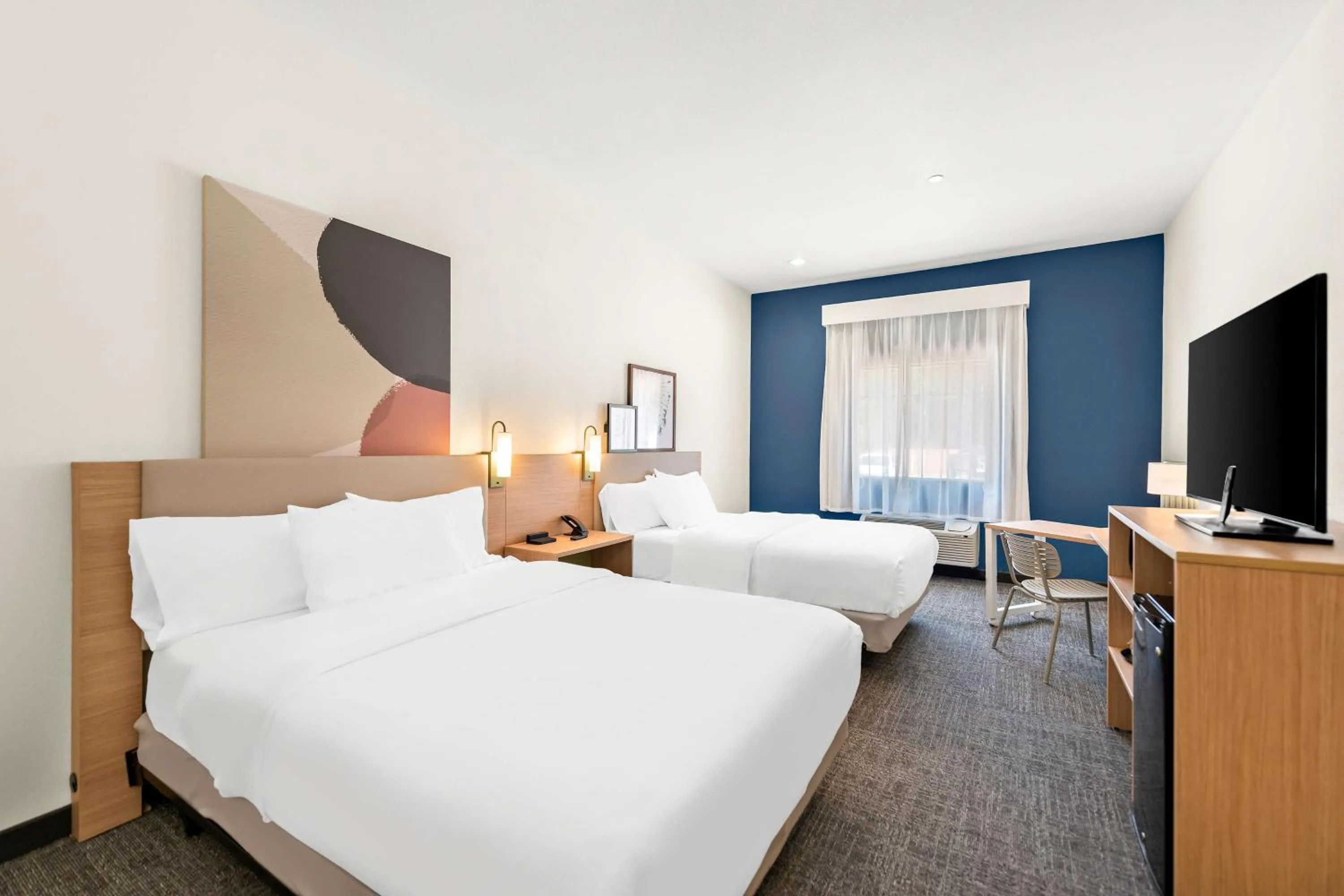 Bed in Comfort Inn & Suites Mansfield