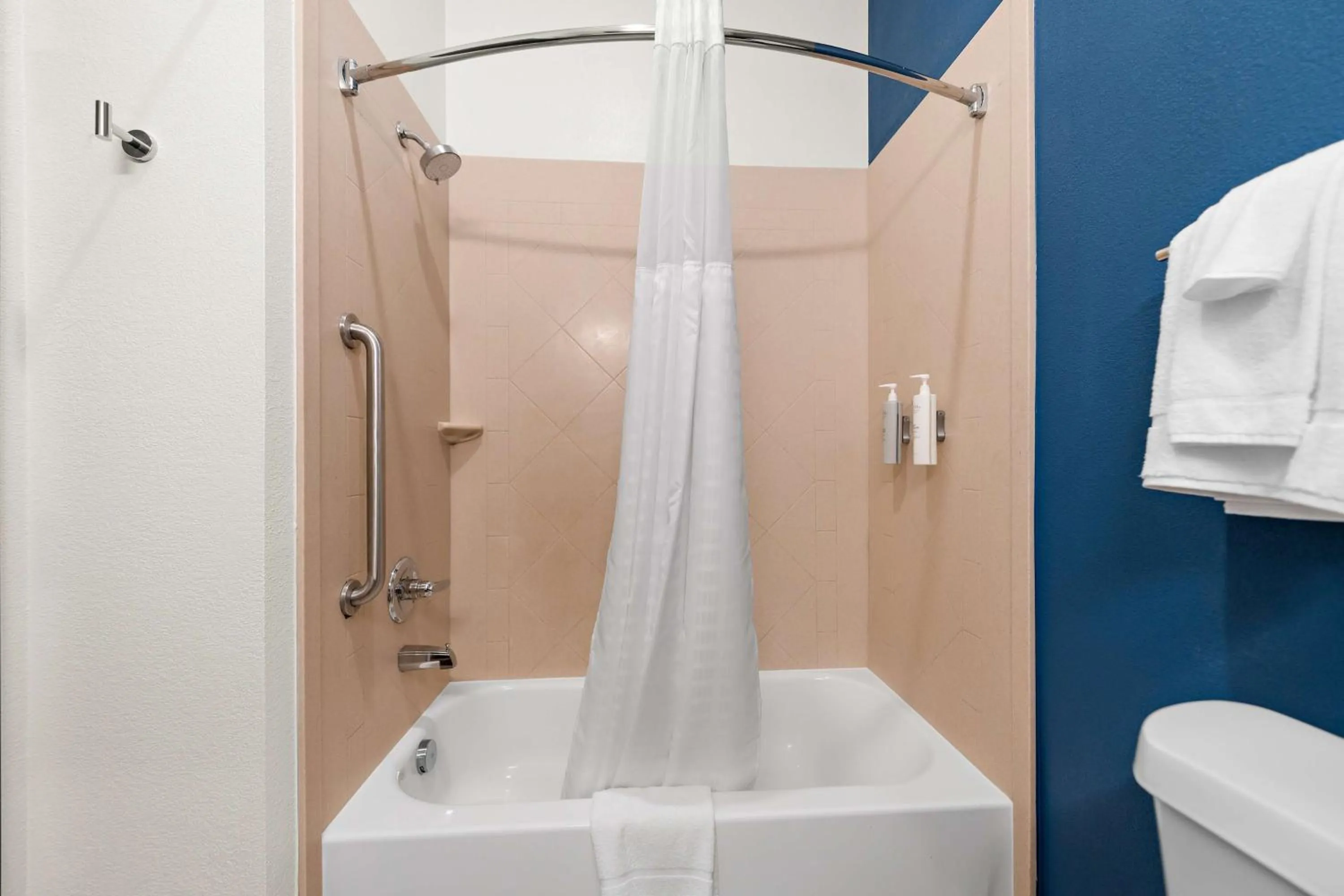 Bathroom in Comfort Inn & Suites Mansfield