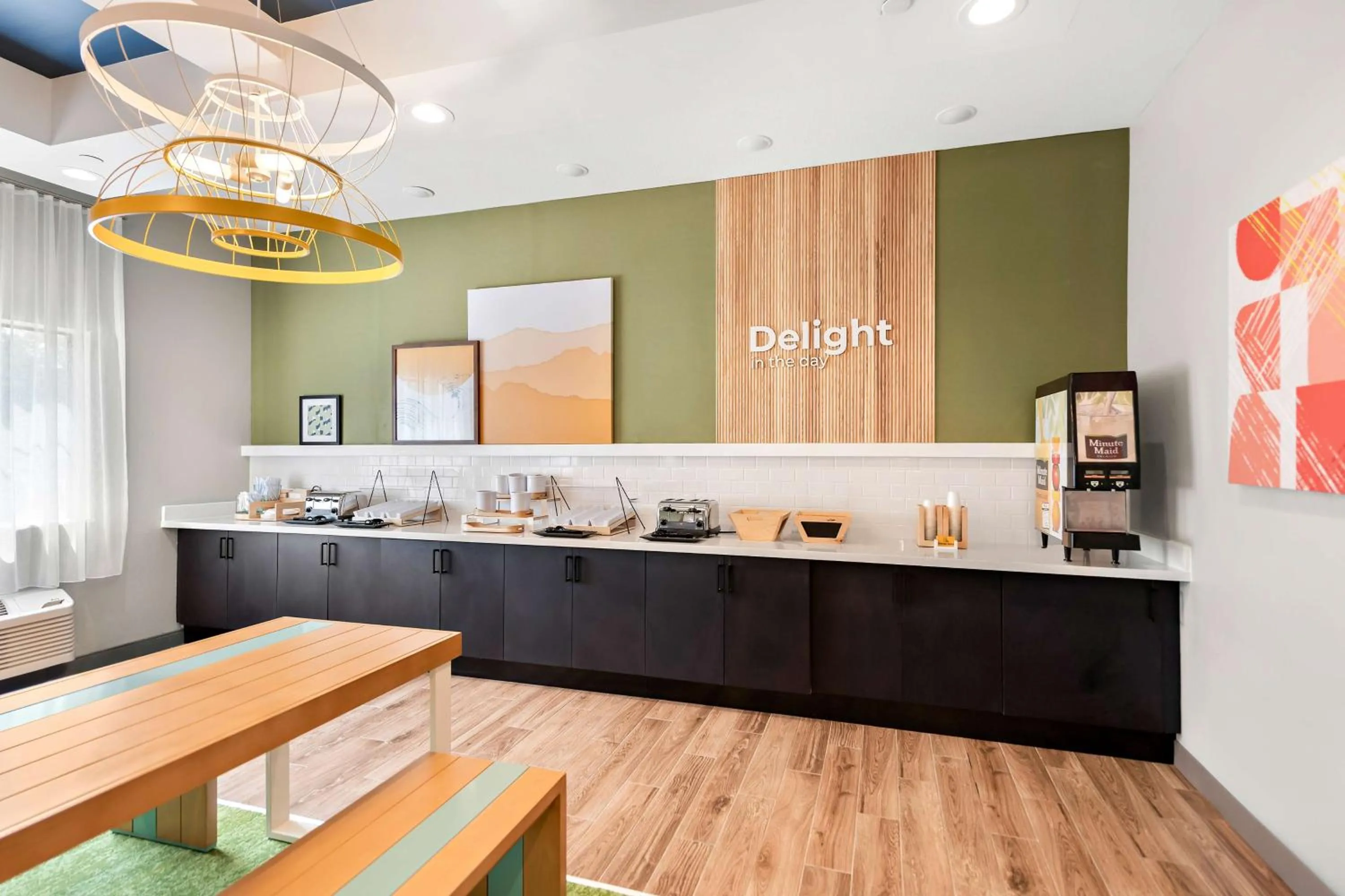 Breakfast in Comfort Inn & Suites Mansfield