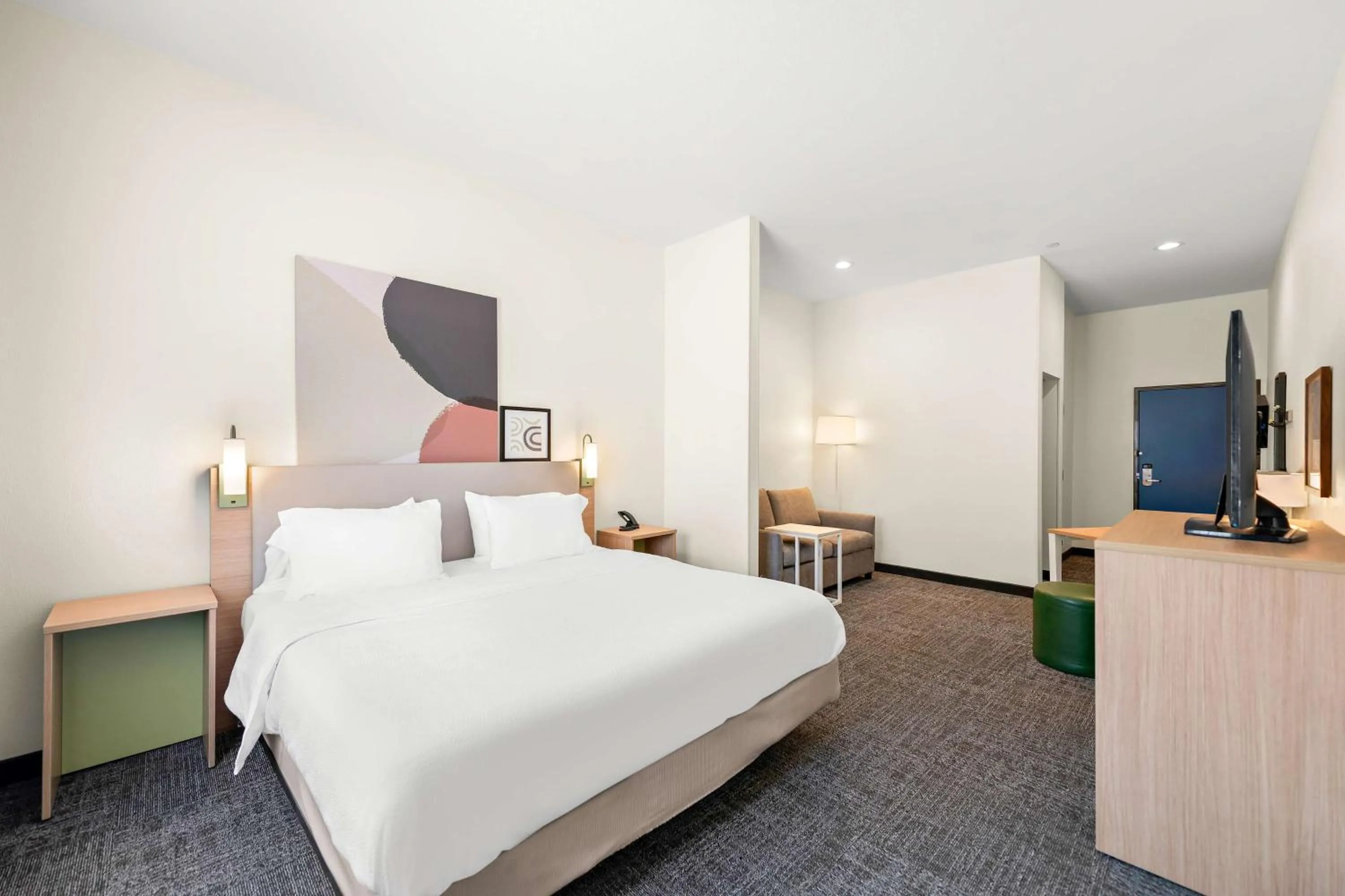 Living room, Bed in Comfort Inn & Suites Mansfield