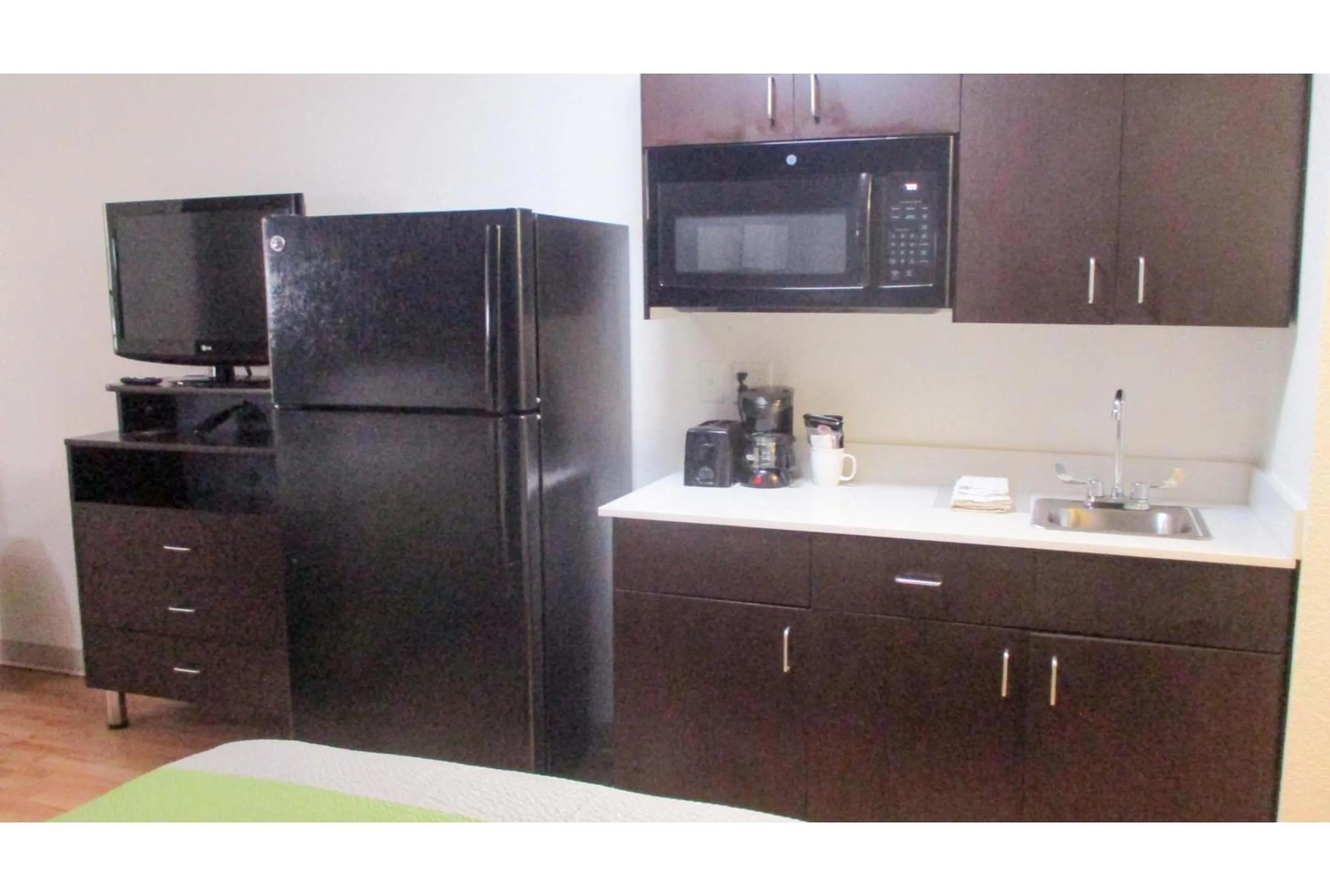 kitchen in Studio 6-Luling, LA