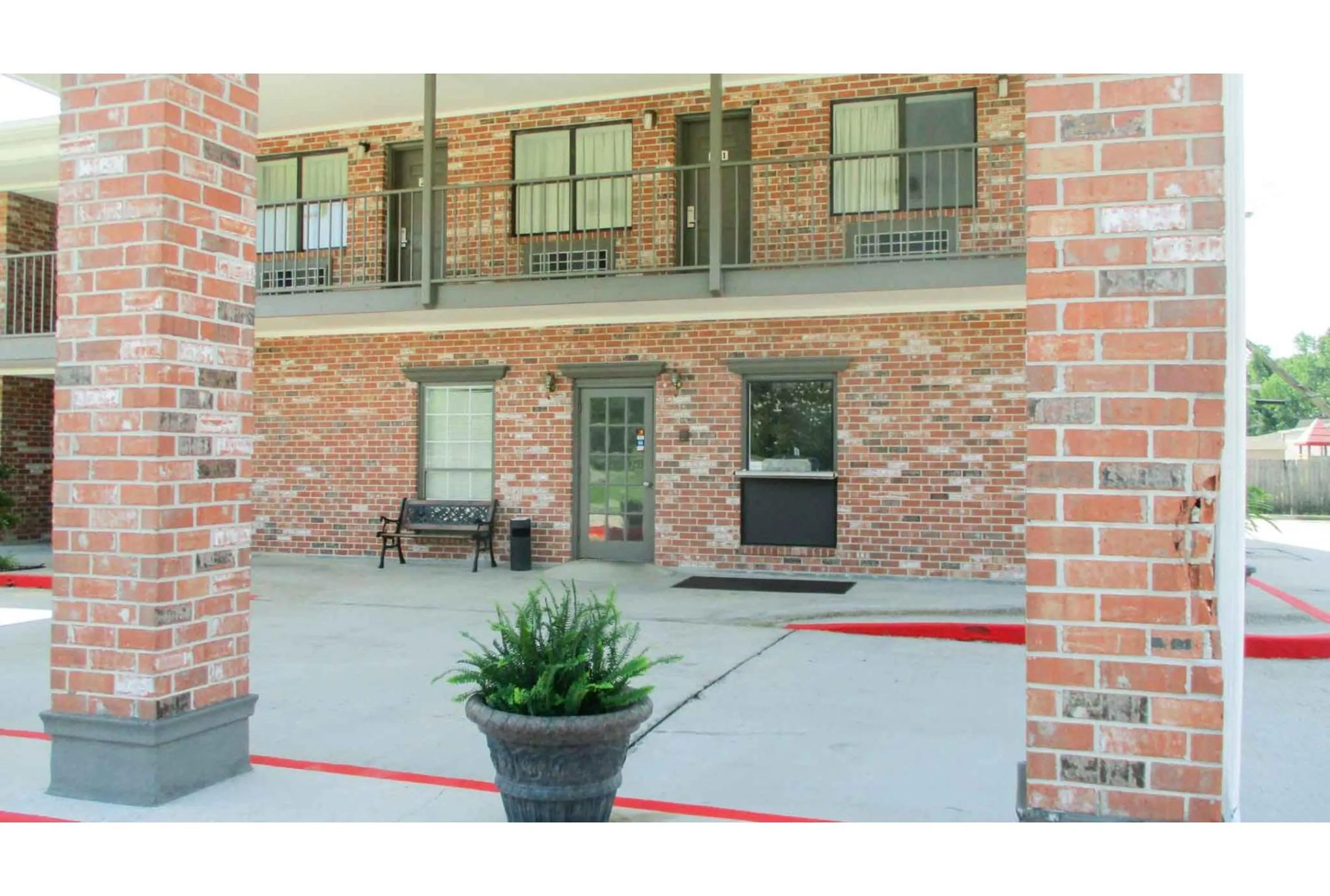 Facade/entrance in Studio 6-Luling, LA