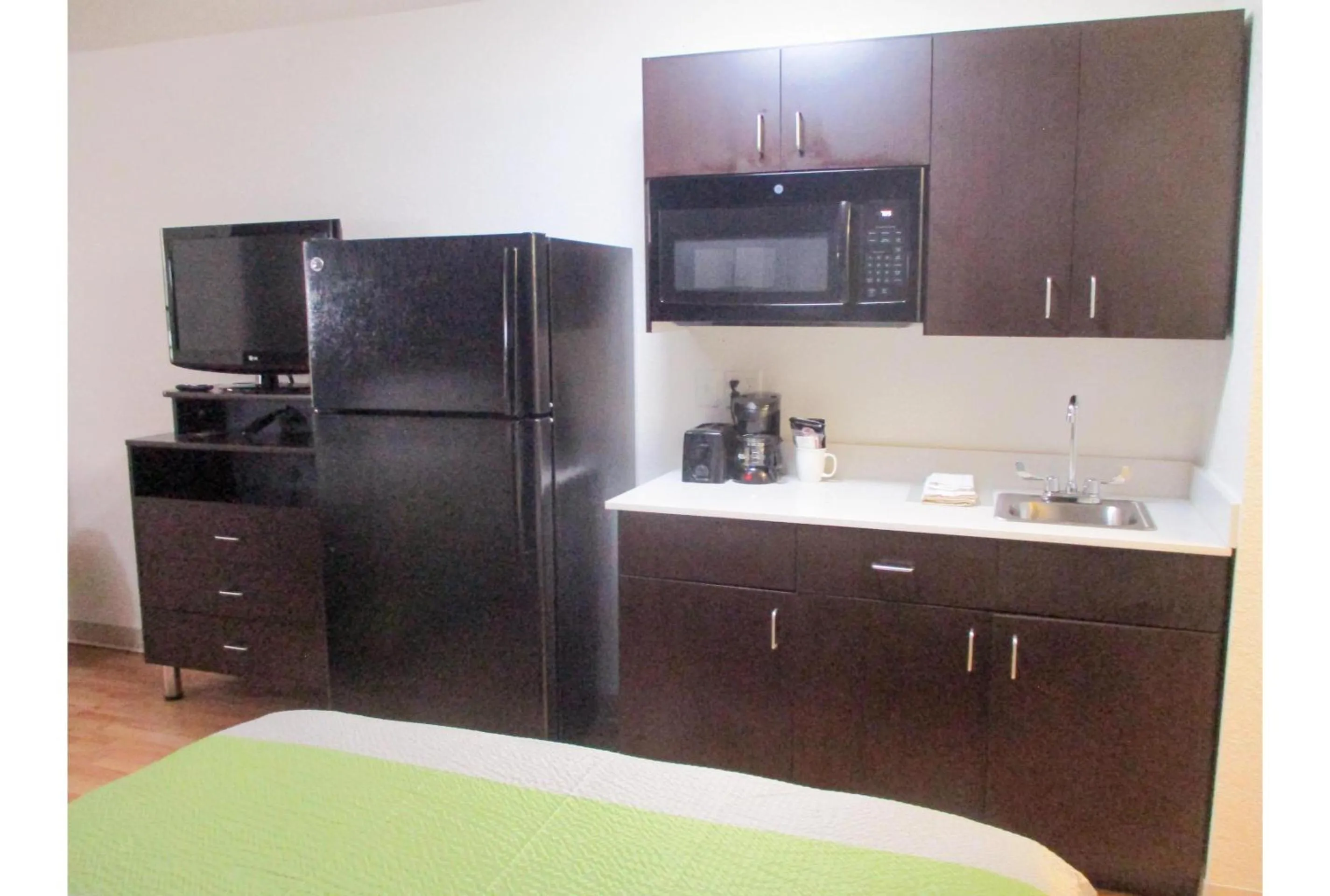 kitchen in Studio 6-Luling, LA