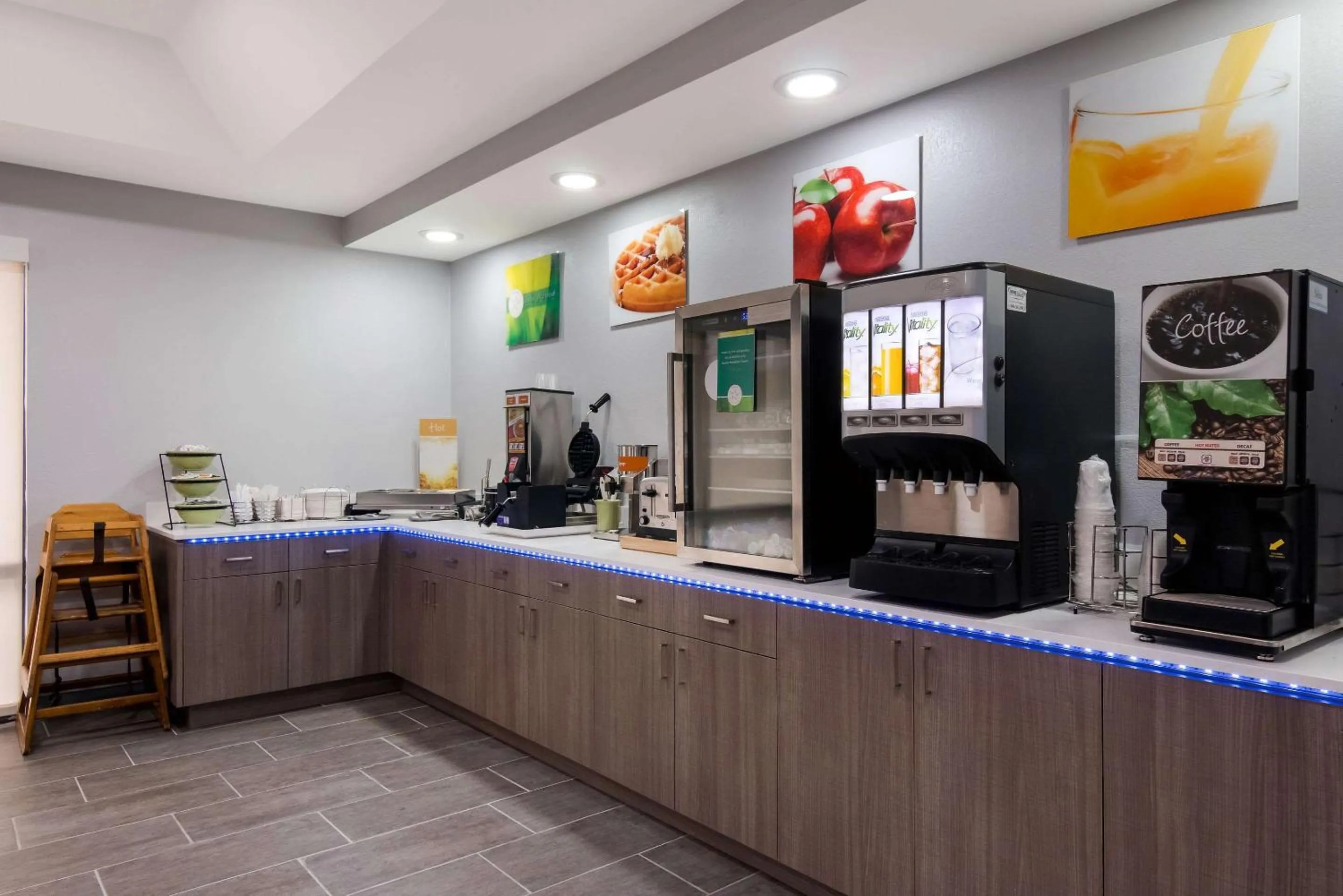 Breakfast in Quality Inn near Casinos and Convention Center