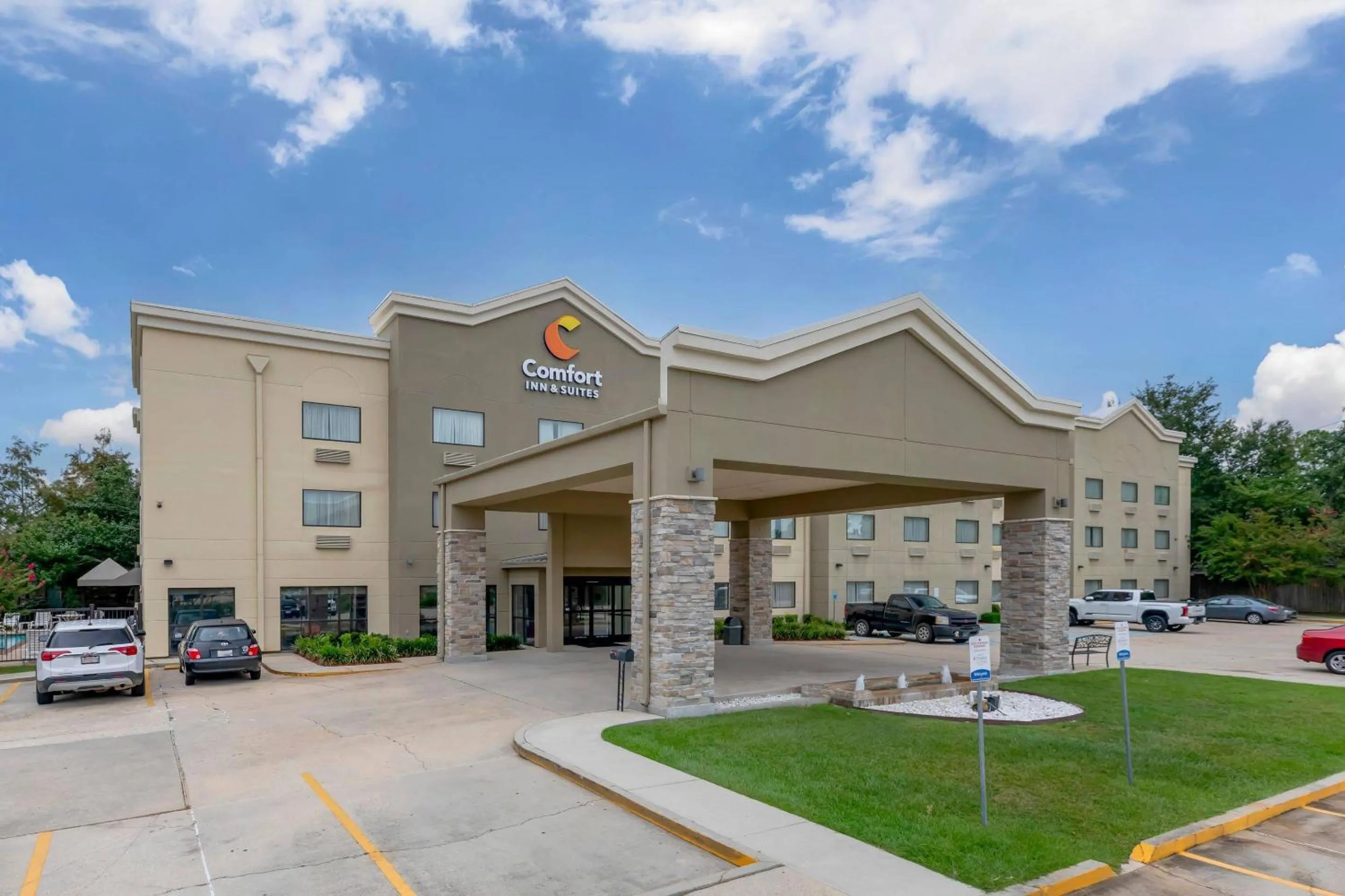 Property building in Comfort Inn & Suites Covington - Mandeville