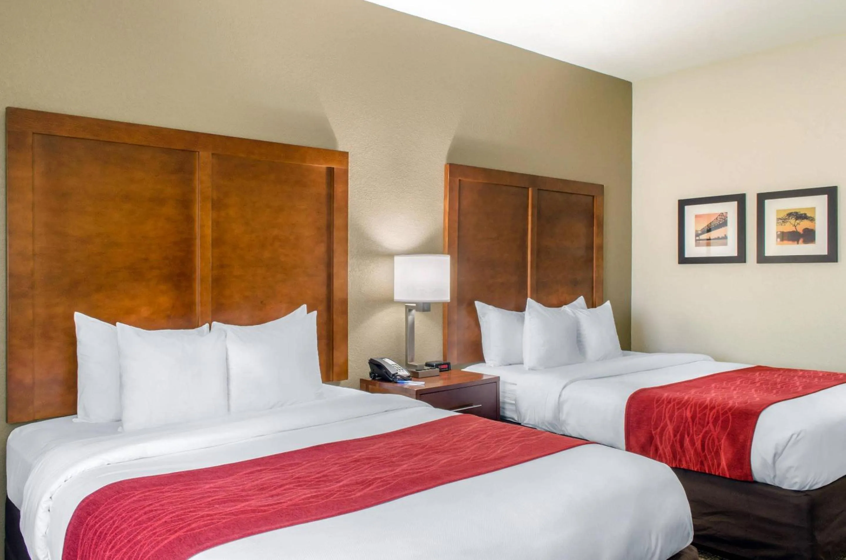 Bedroom, Bed in Comfort Inn & Suites Covington - Mandeville
