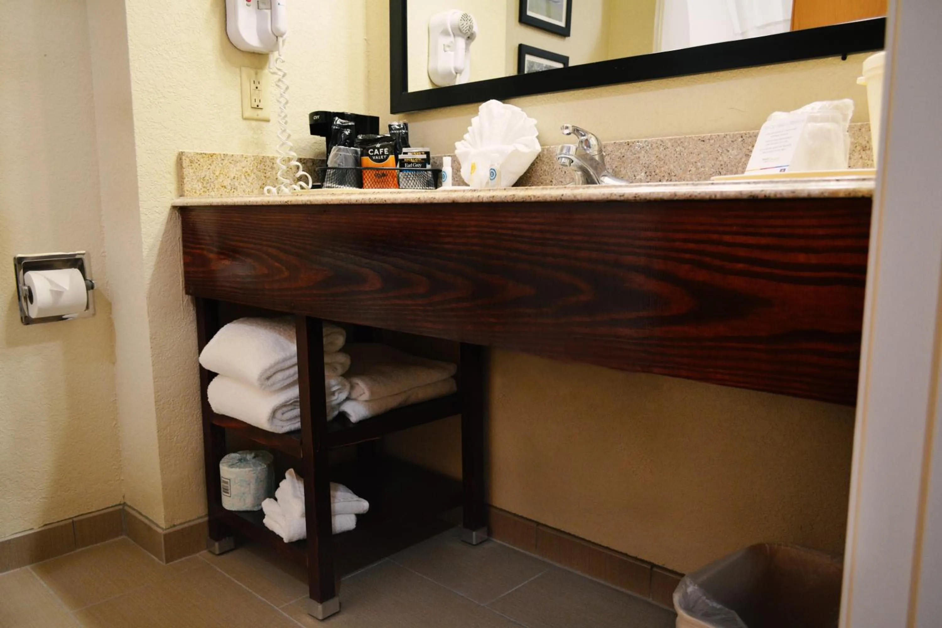 Bathroom in Comfort Inn & Suites Covington - Mandeville