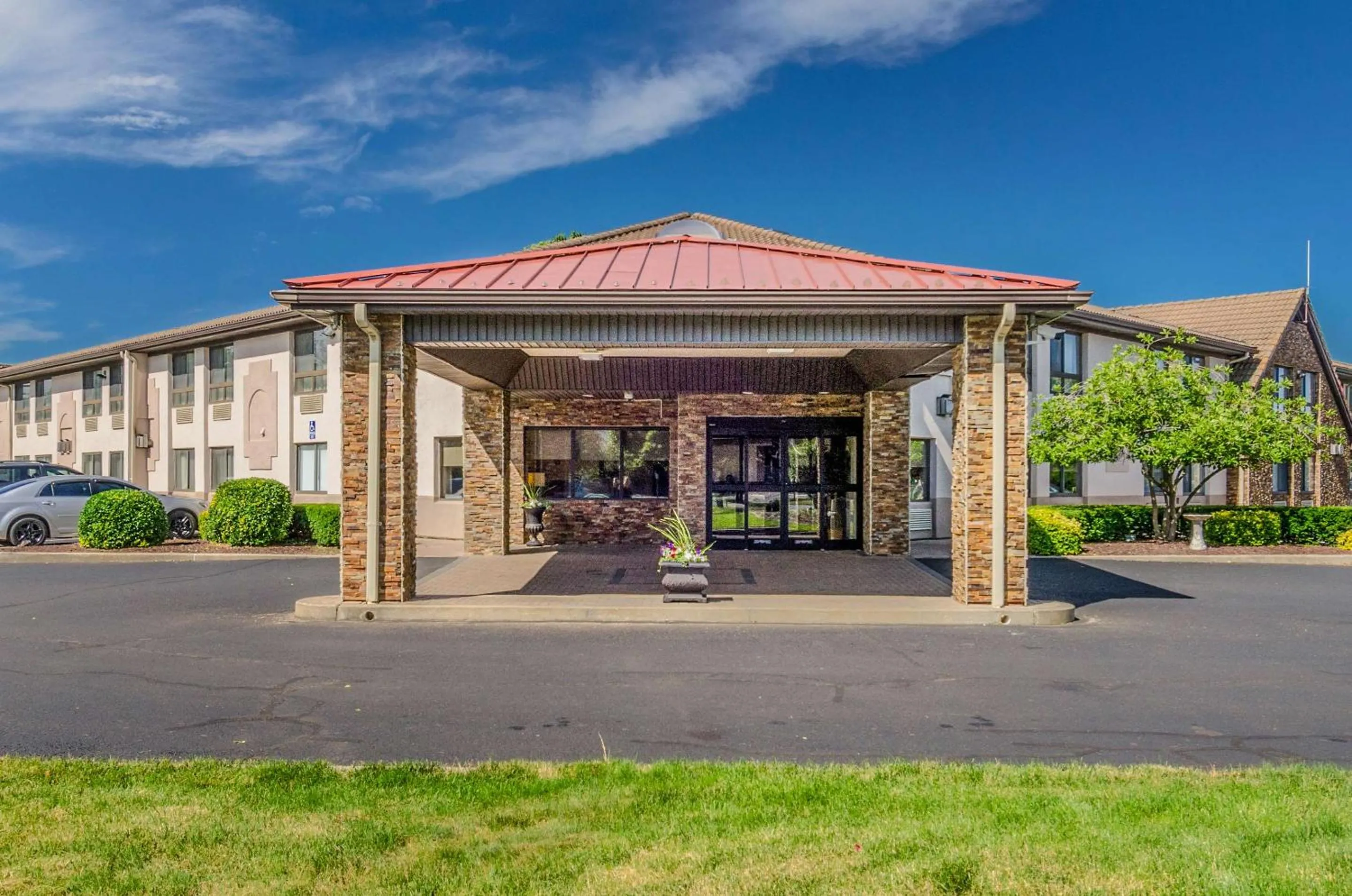 Property building in Comfort Inn & Suites West Springfield