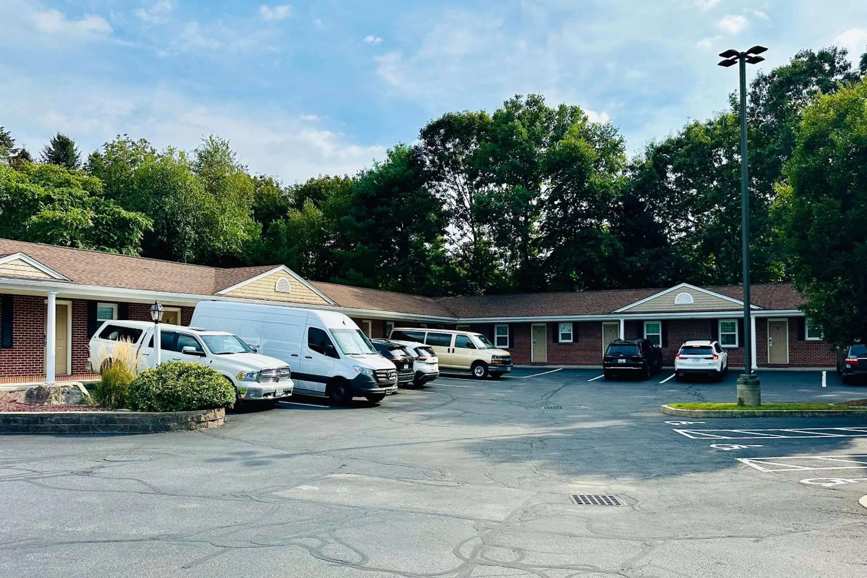Property building in Comfort Inn & Suites Sturbridge-Brimfield