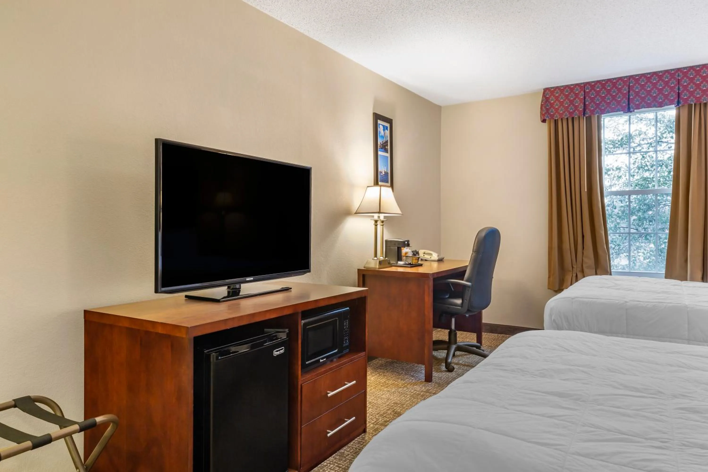 TV and multimedia in Comfort Inn Foxboro - Mansfield