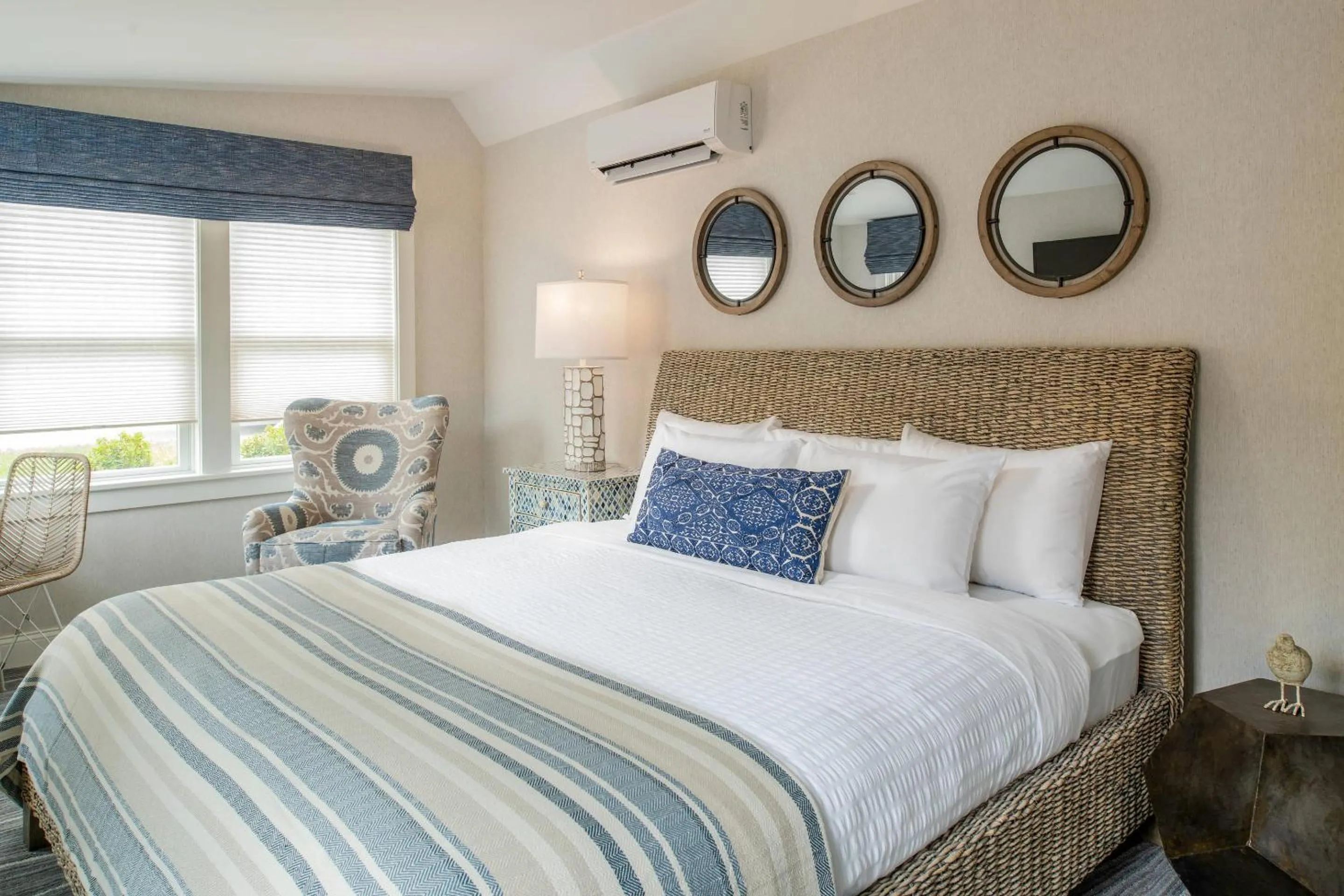 Bedroom, Bed in Edgar Hotel Martha's Vineyard, an Ascend Collection Hotel
