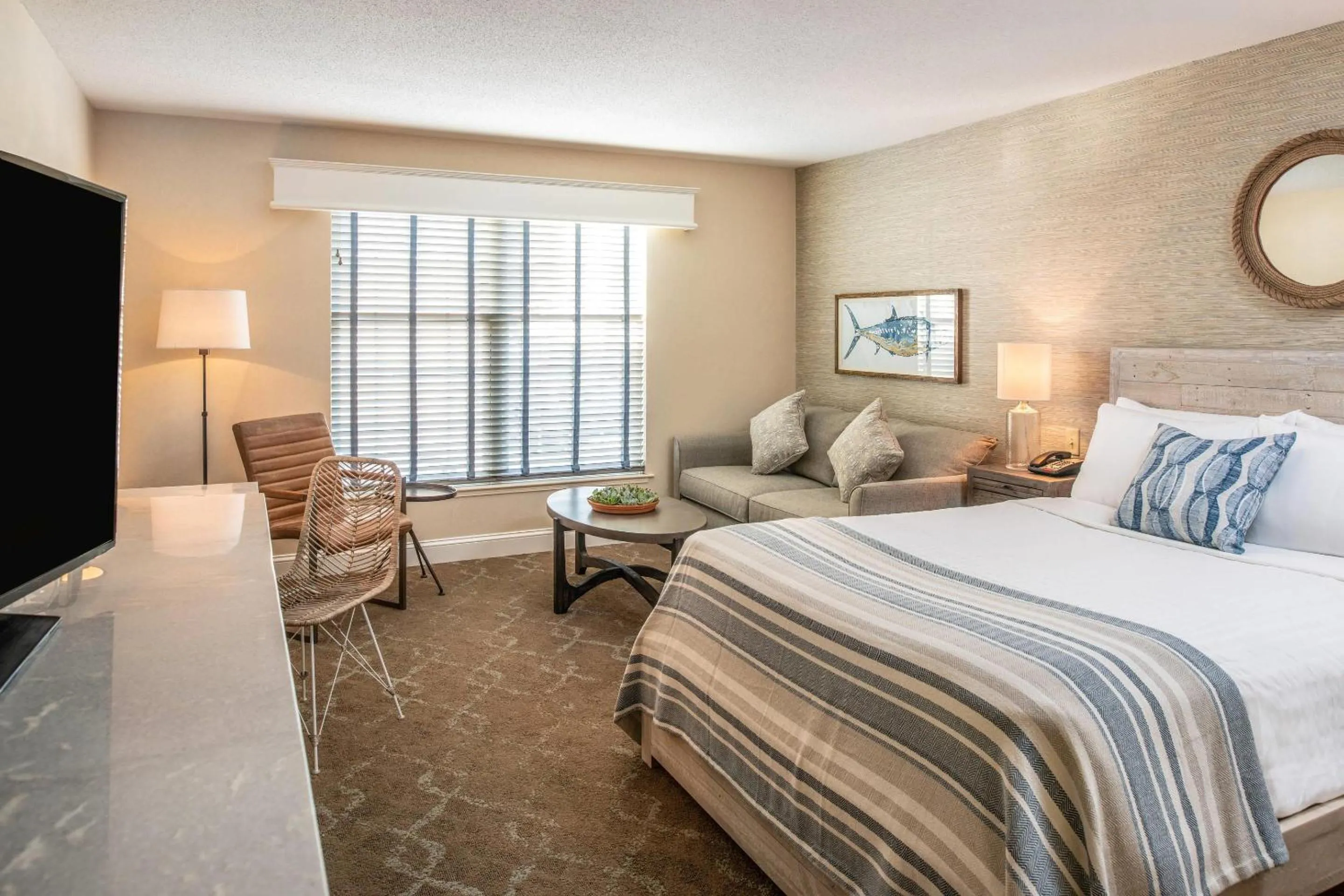 Bedroom, Bed in Edgar Hotel Martha's Vineyard, an Ascend Collection Hotel