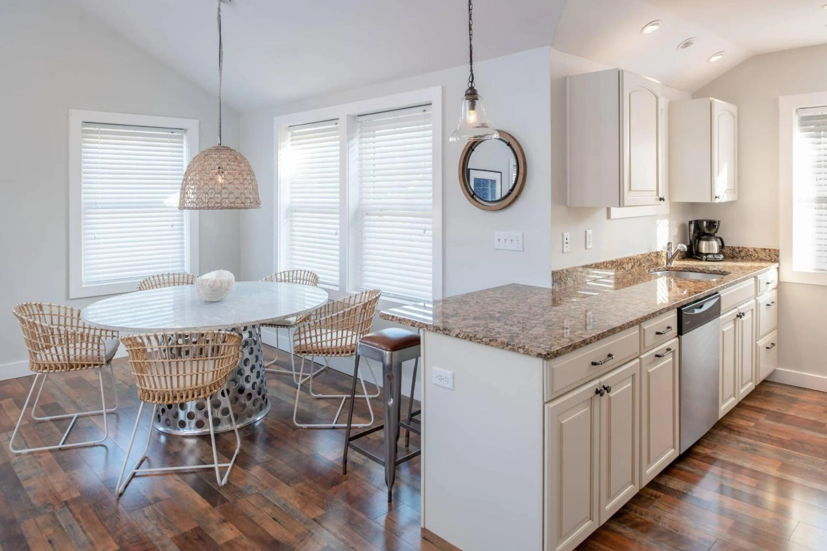 Bedroom in Edgar Hotel Martha's Vineyard, an Ascend Collection Hotel