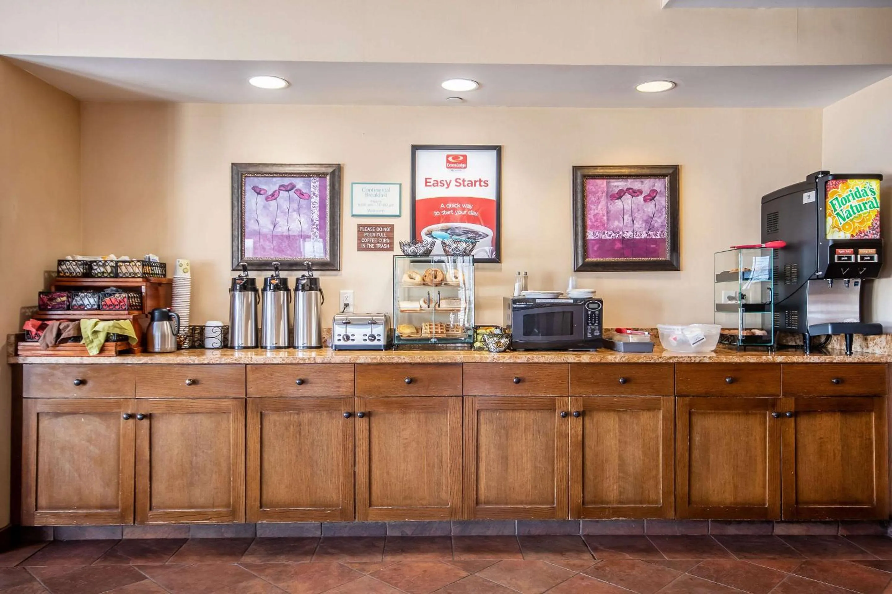 Restaurant/places to eat, Food in Econo Lodge Hadley near University