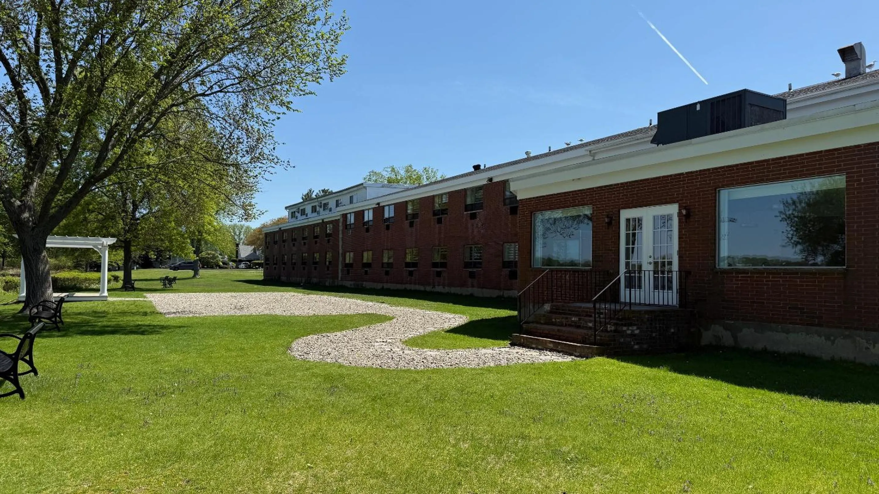 Property building in Lakeside Inn