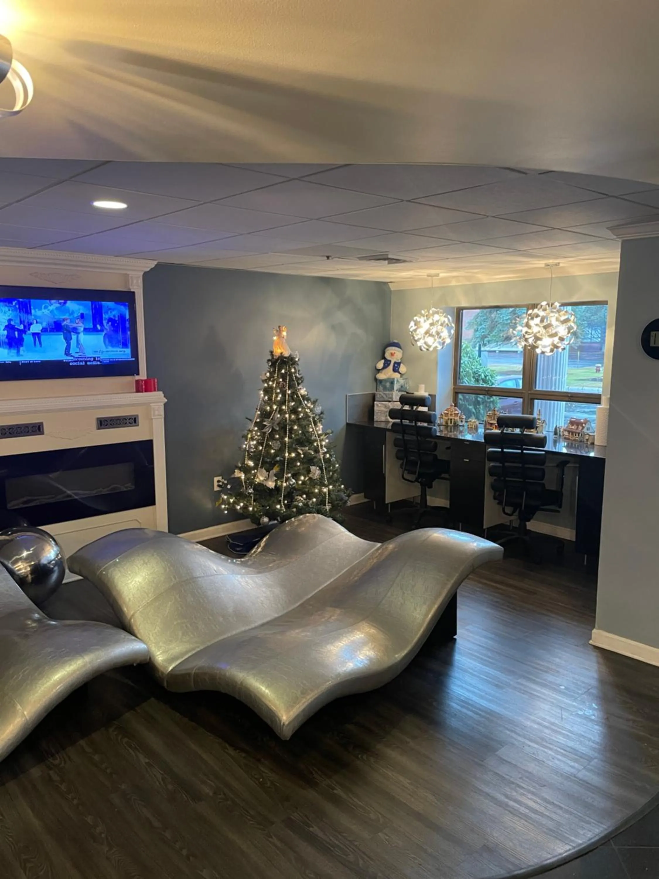 Lobby or reception in Lakeside Inn