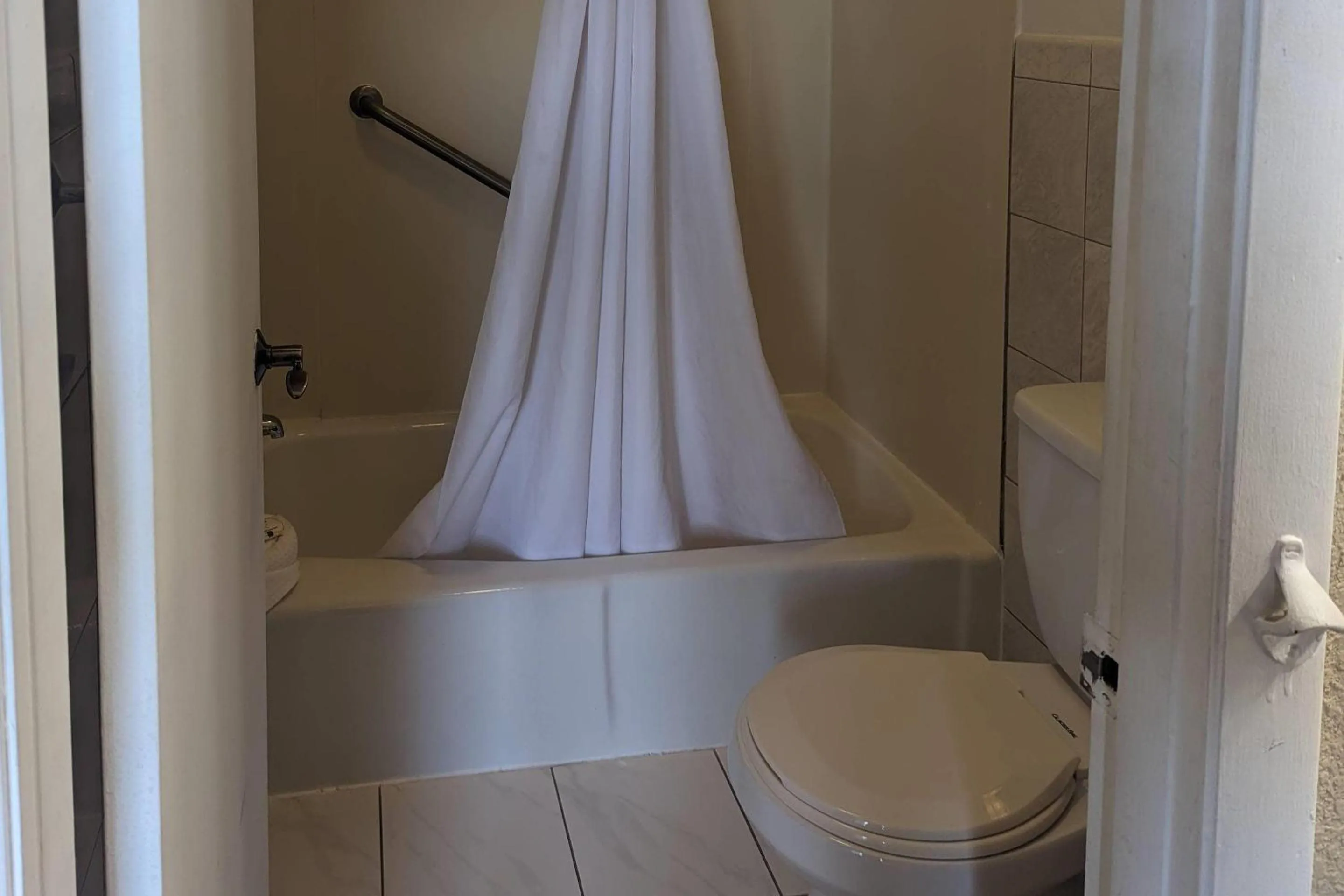 Bedroom in Quality Inn & Suites Northampton - Amherst