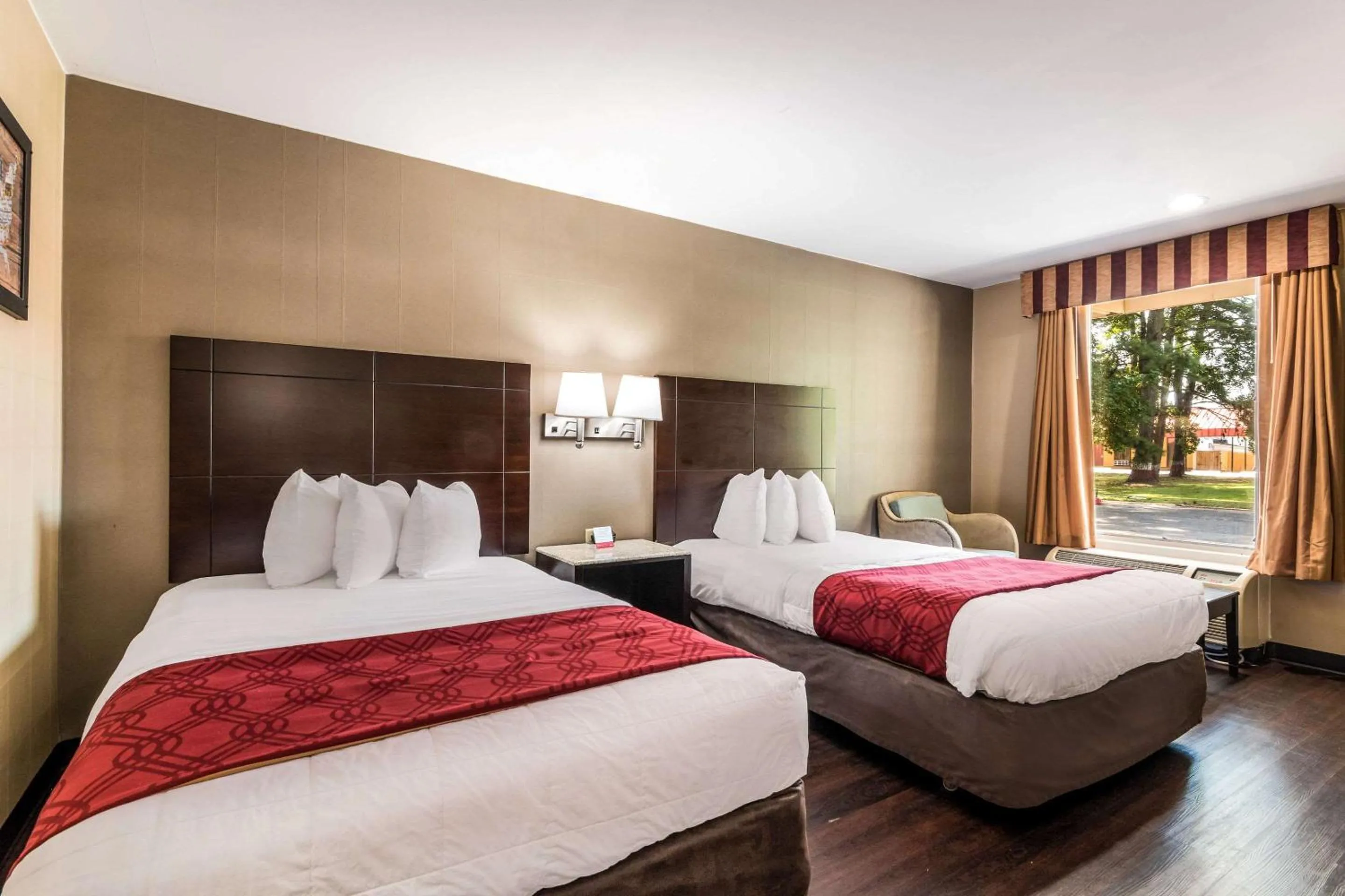 Bedroom, Bed in Econo Lodge Pocomoke City Hwy 13