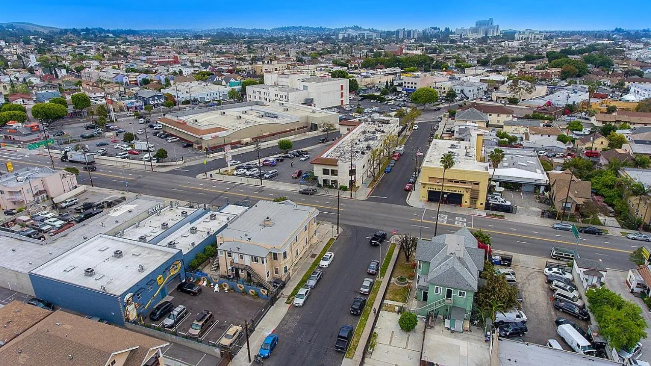 Pads on Pasadena Ave