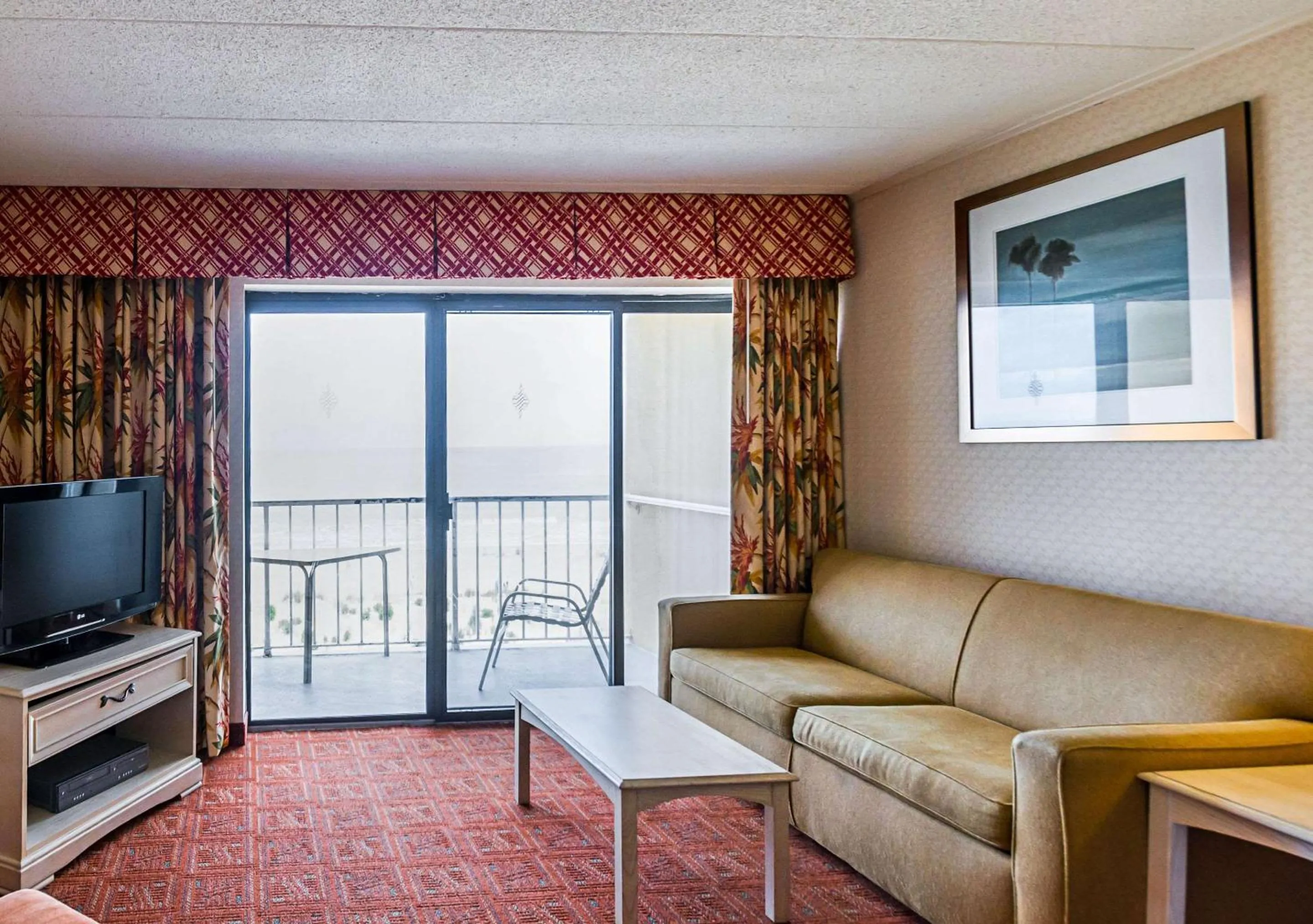 Photo of the whole room in Quality Inn Oceanfront