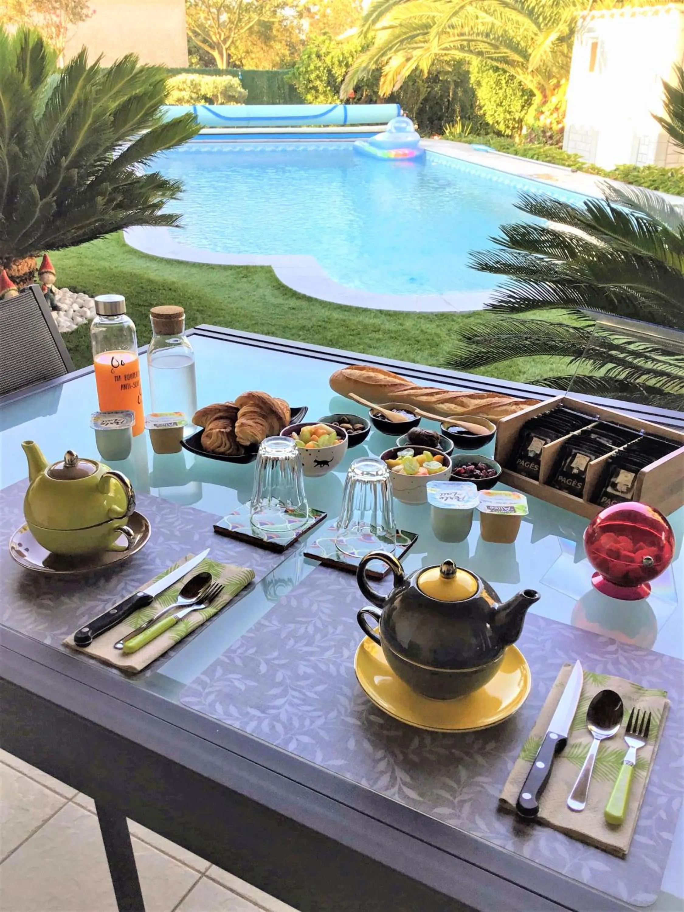 Continental breakfast in Chambre avec charme