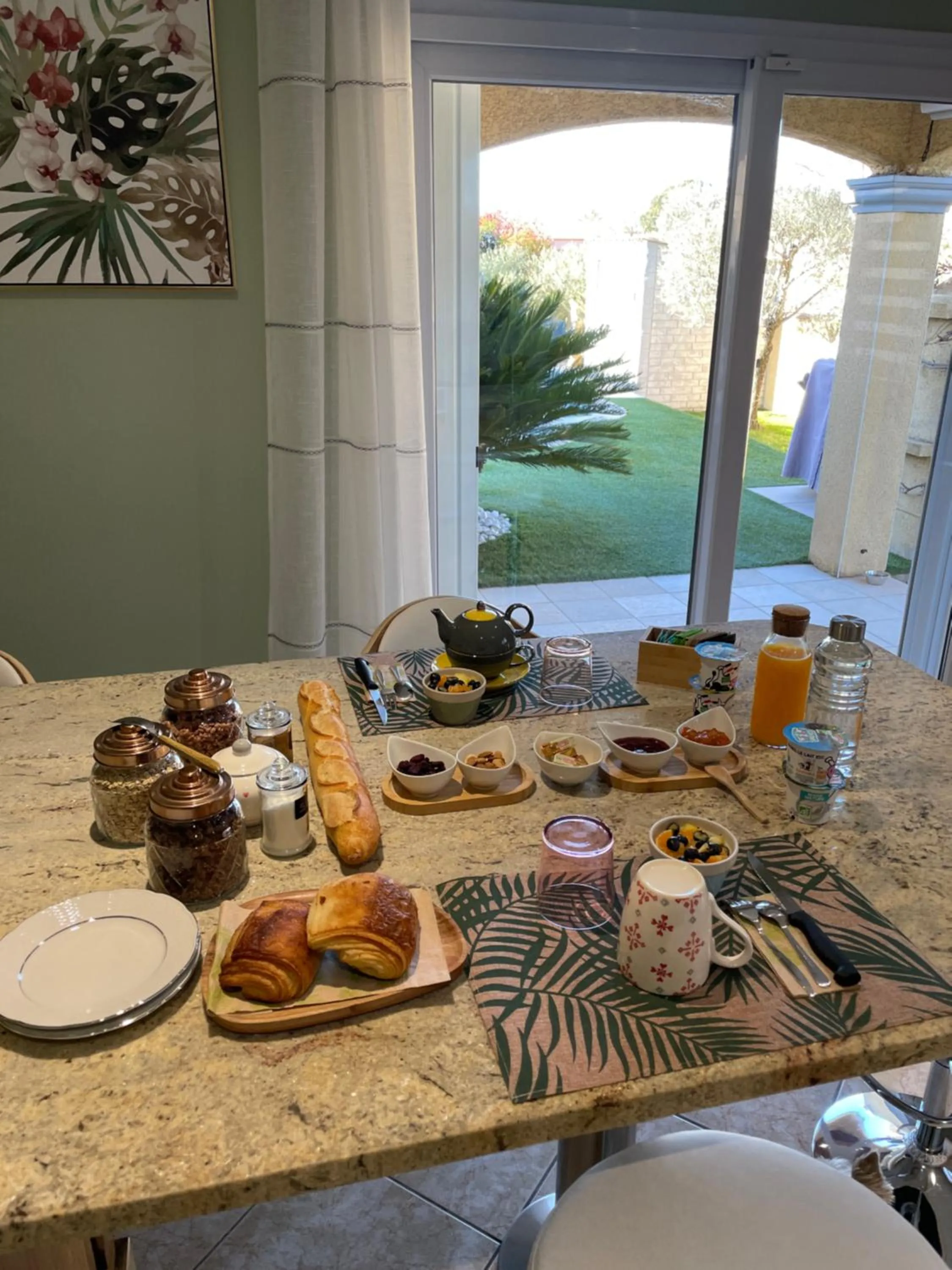 Continental breakfast in Chambre avec charme