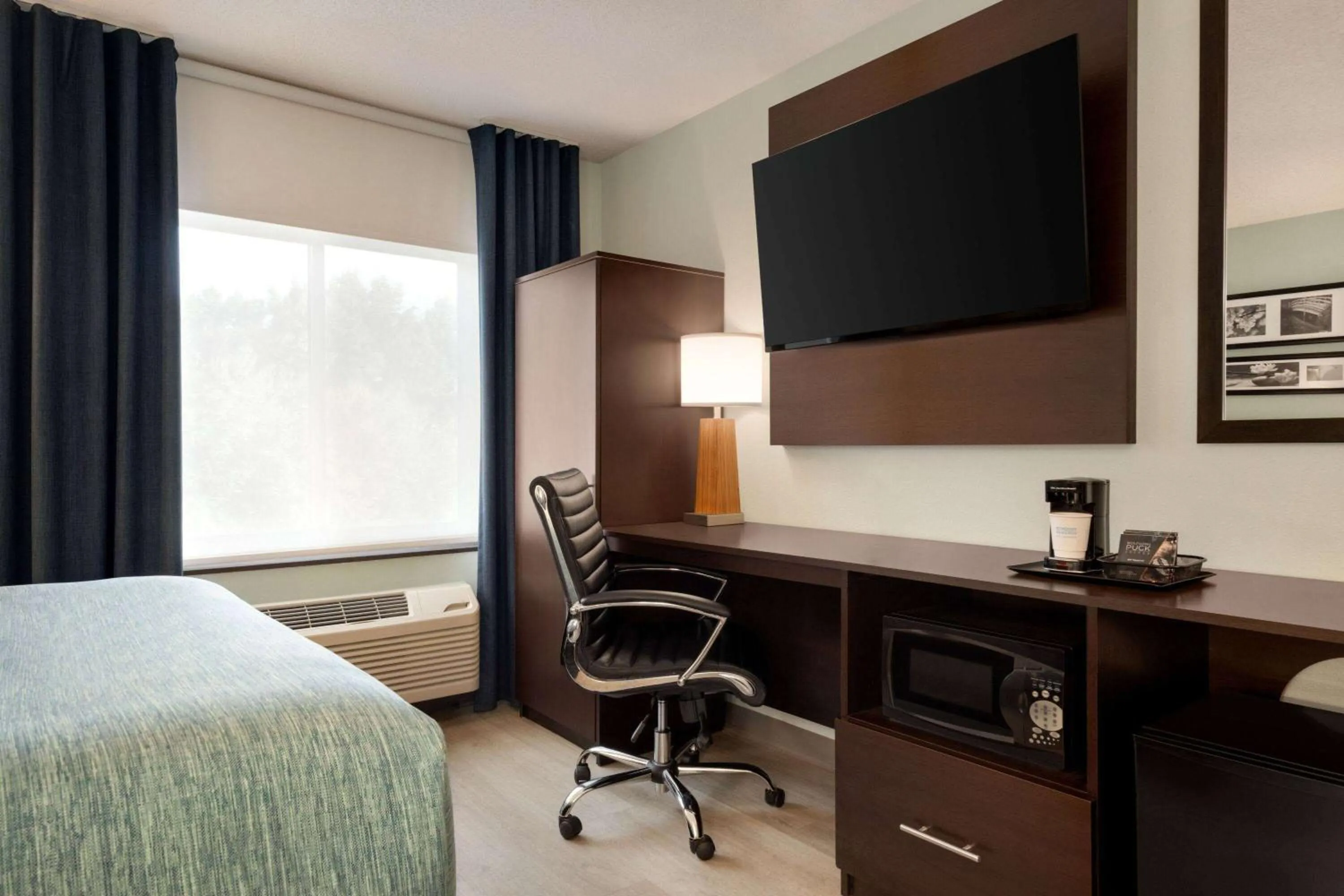 Photo of the whole room, Bed in Wingate by Wyndham Salisbury