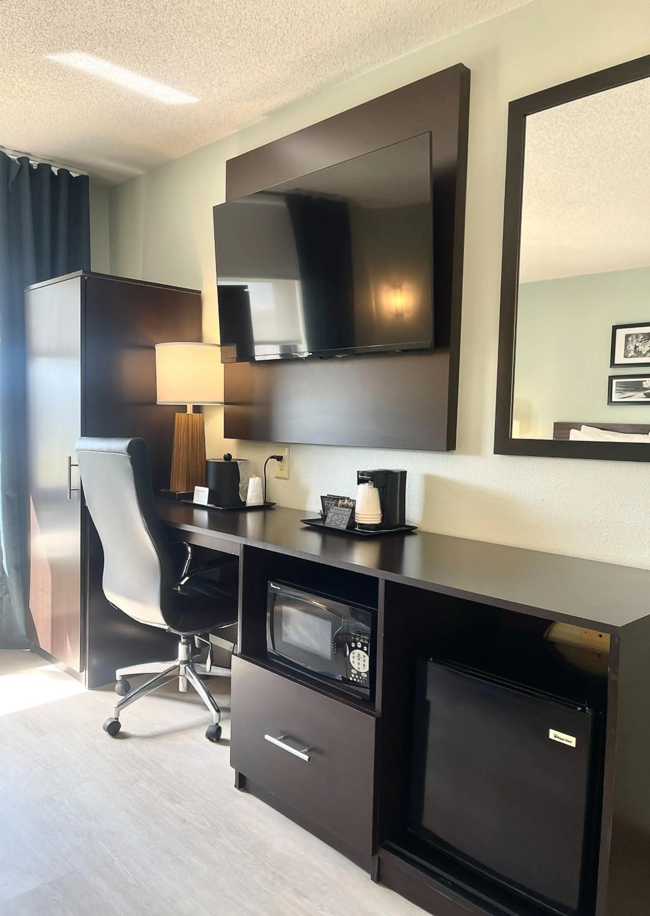 Bedroom in Wingate by Wyndham Salisbury