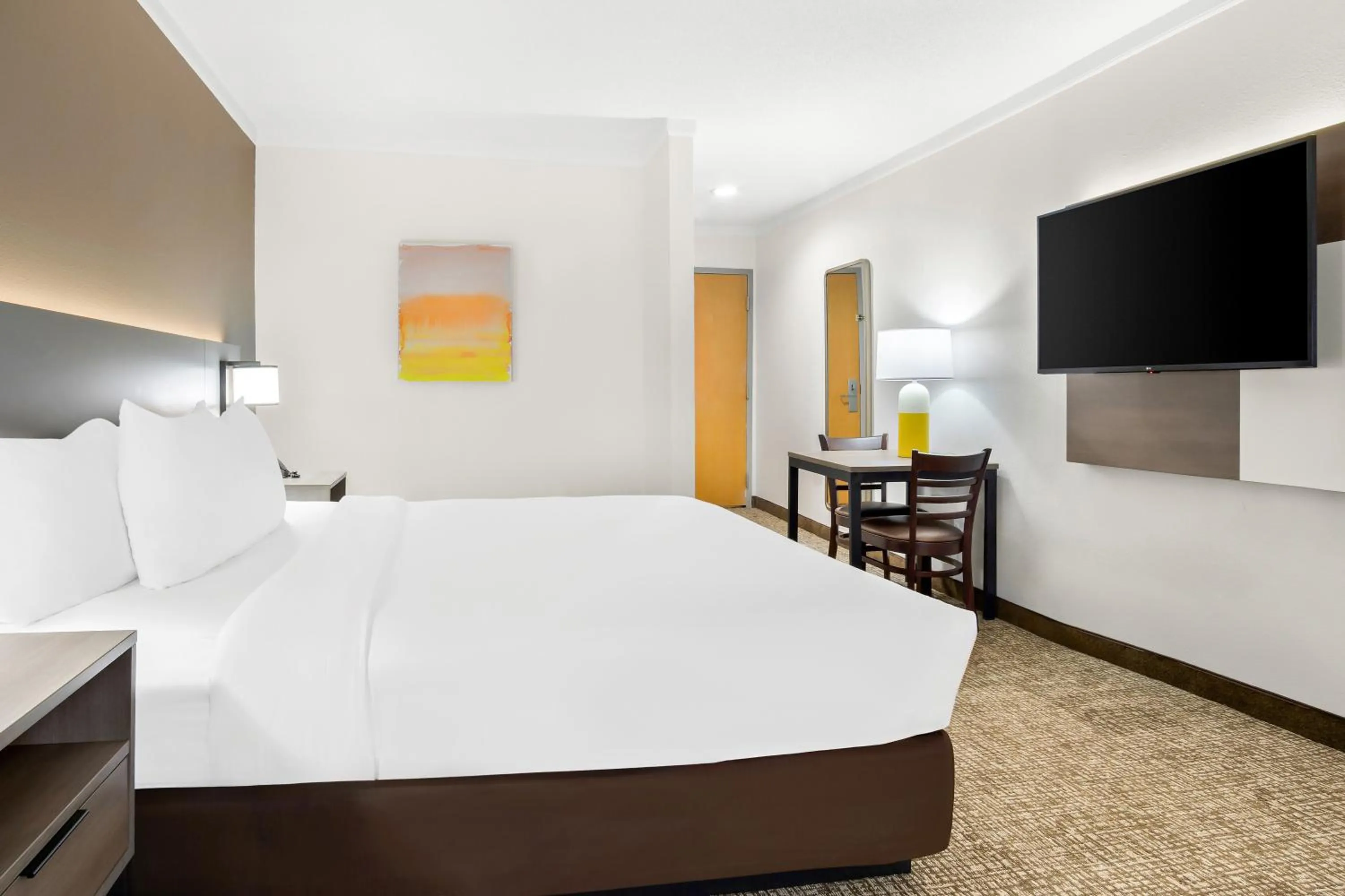 View (from property/room), Bed in Comfort Inn Gold Coast