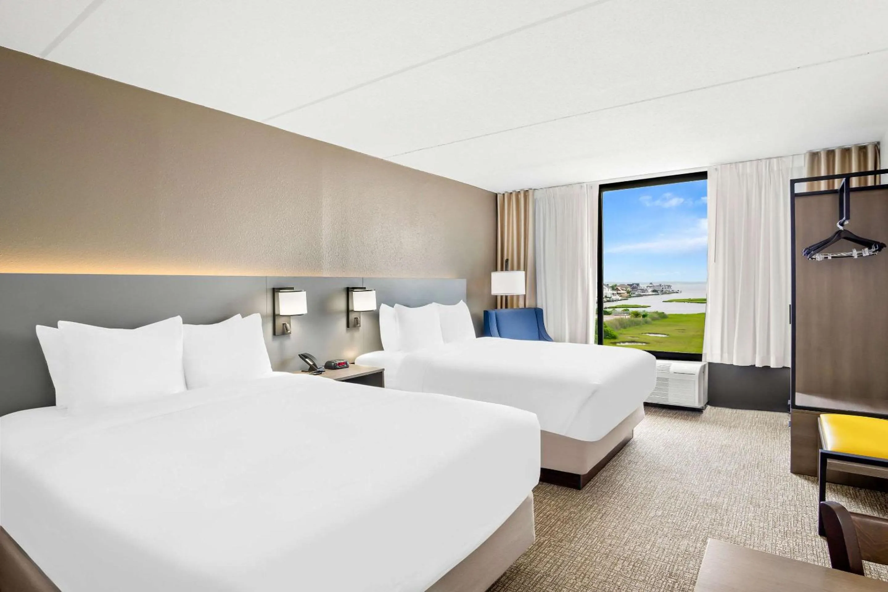 Bedroom, Bed in Comfort Inn Gold Coast