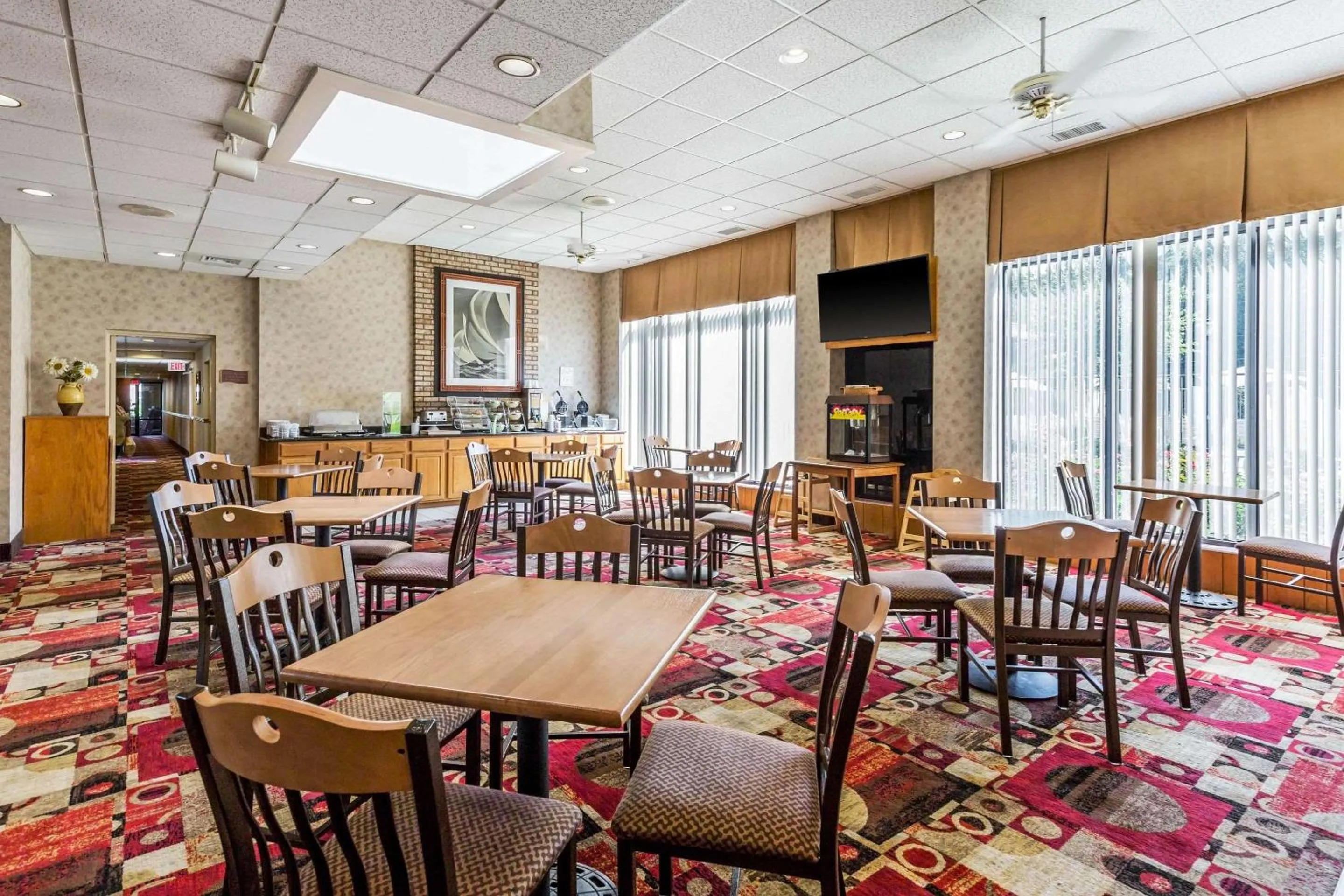 Restaurant/places to eat in Quality Inn Easton