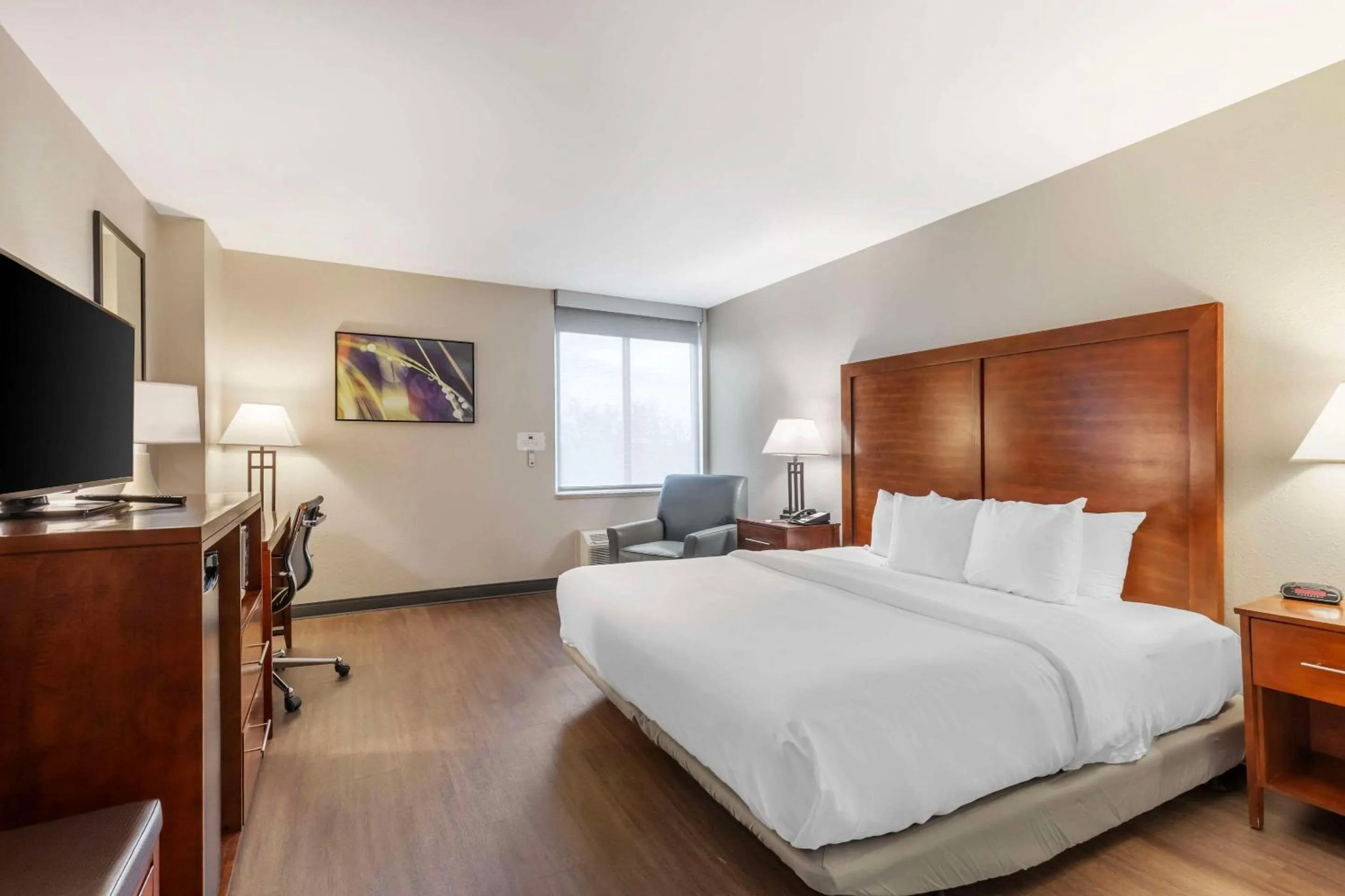 Bedroom, Bed in Comfort Inn Conference Center