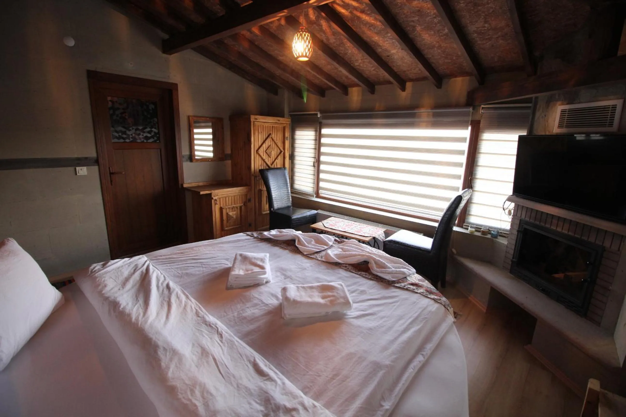 Photo of the whole room, Bed in Kapadokya Konak