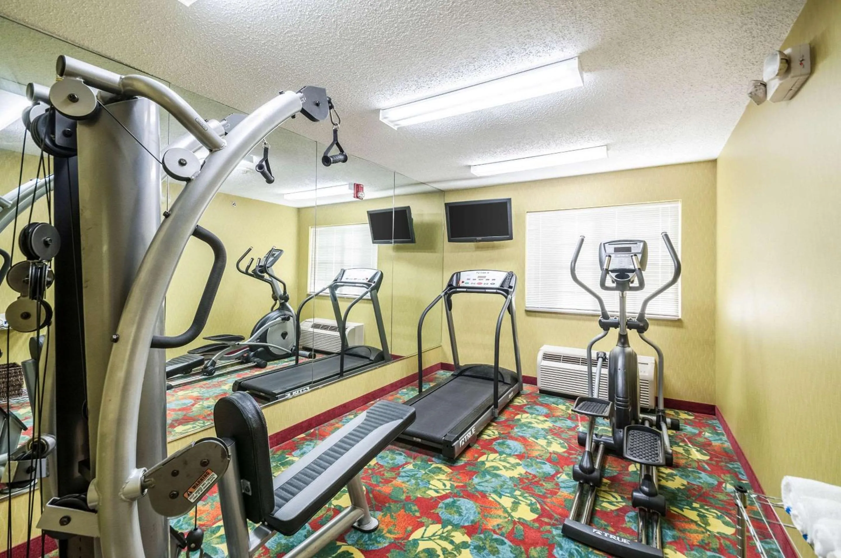 Fitness centre/facilities in MainStay Suites Frederick