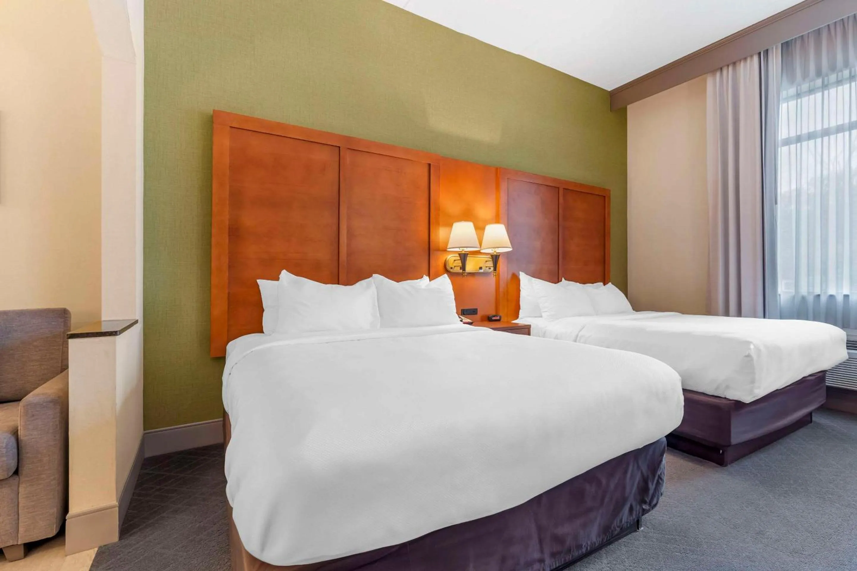 Bedroom, Bed in Comfort Inn & Suites LaVale - Cumberland