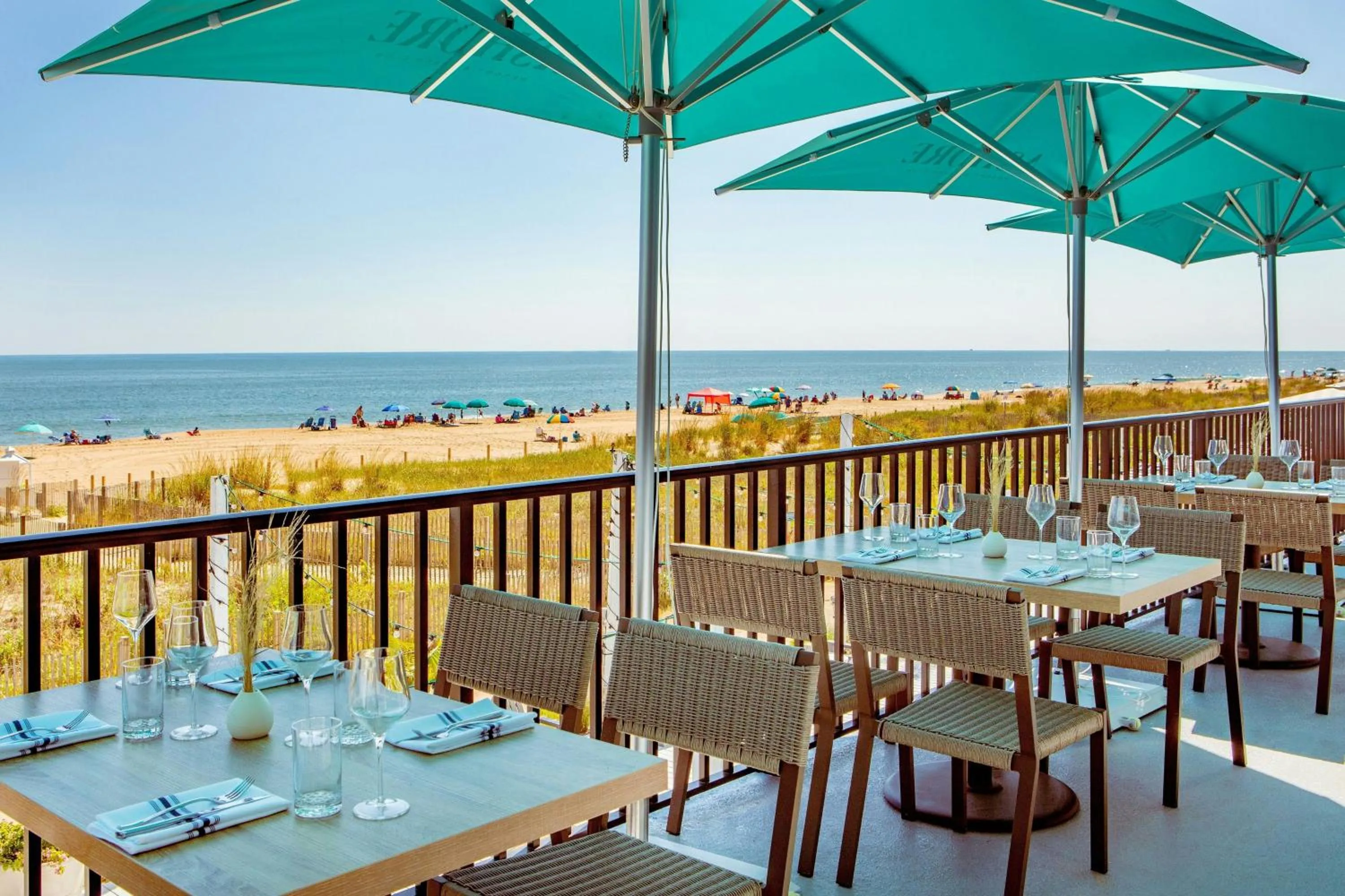 Restaurant/places to eat in Ashore Oceanfront Hotel