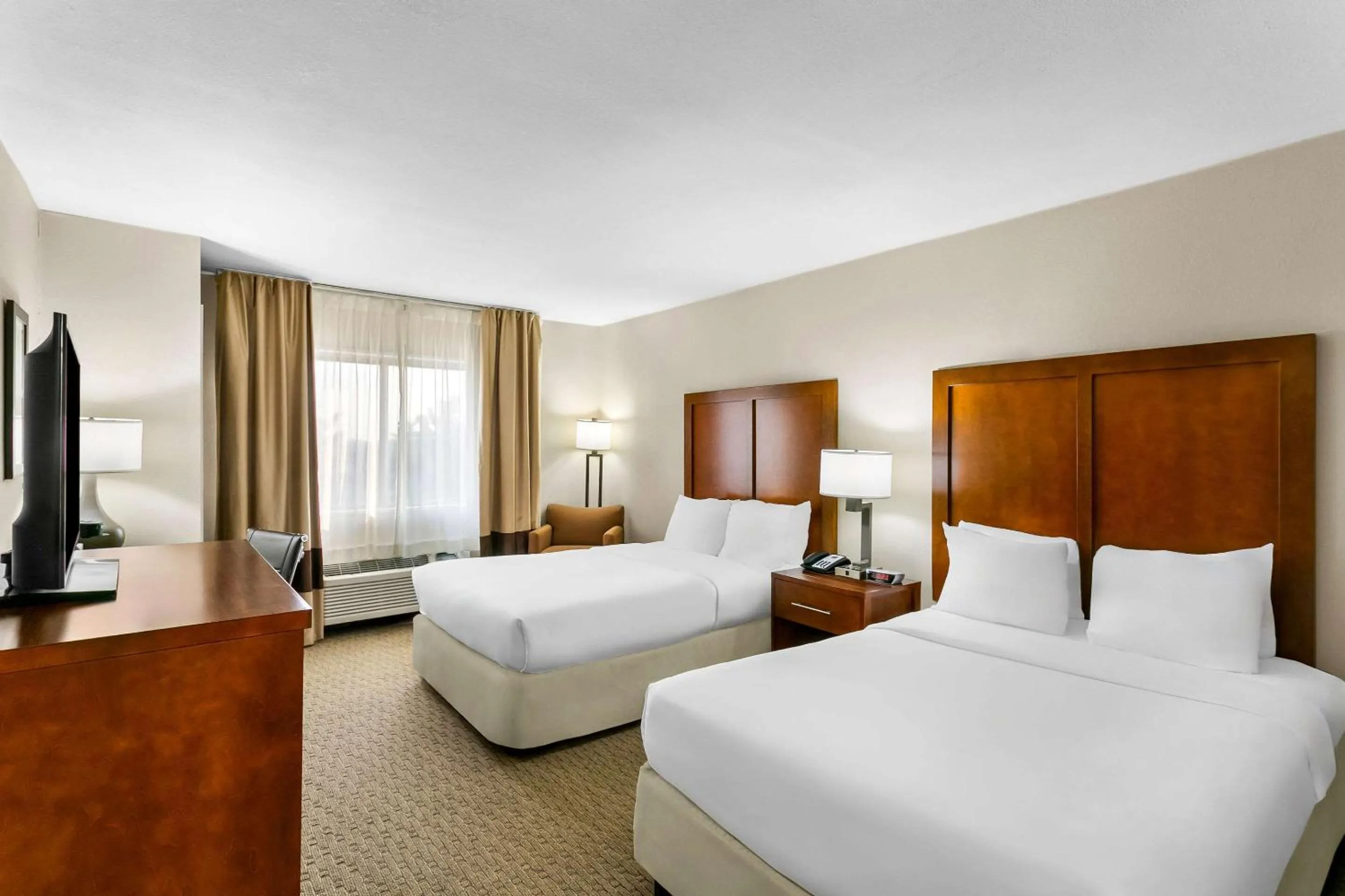 Bedroom, Bed in Comfort Inn Red Horse Frederick