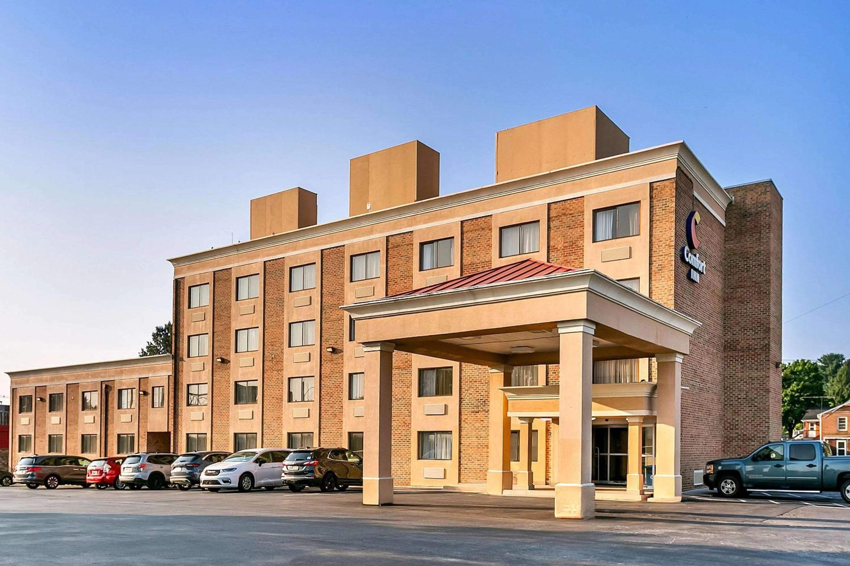 Property building in Comfort Inn Red Horse Frederick
