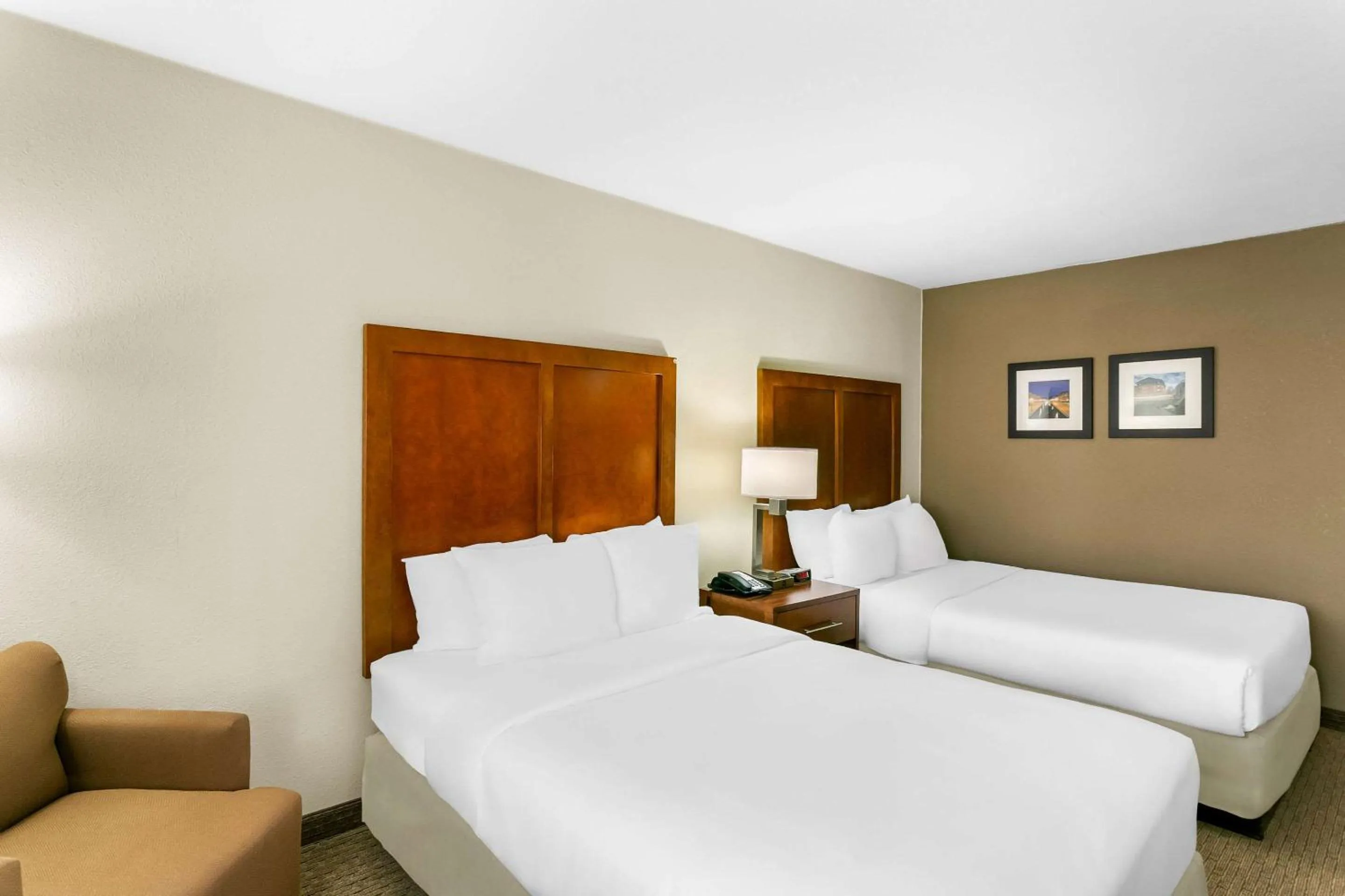 Bedroom, Bed in Comfort Inn Red Horse Frederick